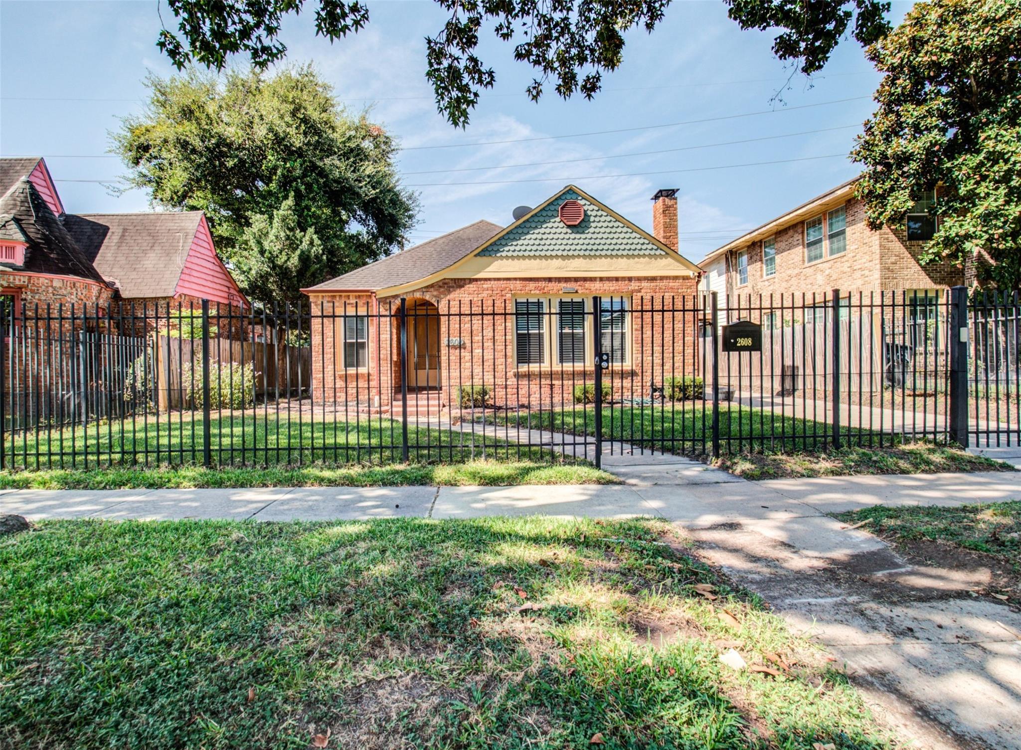 2608 Rosewood Street, Houston TX 77004 Property Photo 1