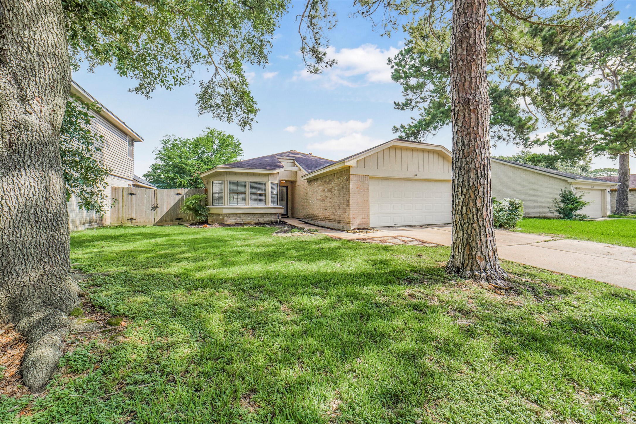 10546 Waving Fields Drive Property Photo 1