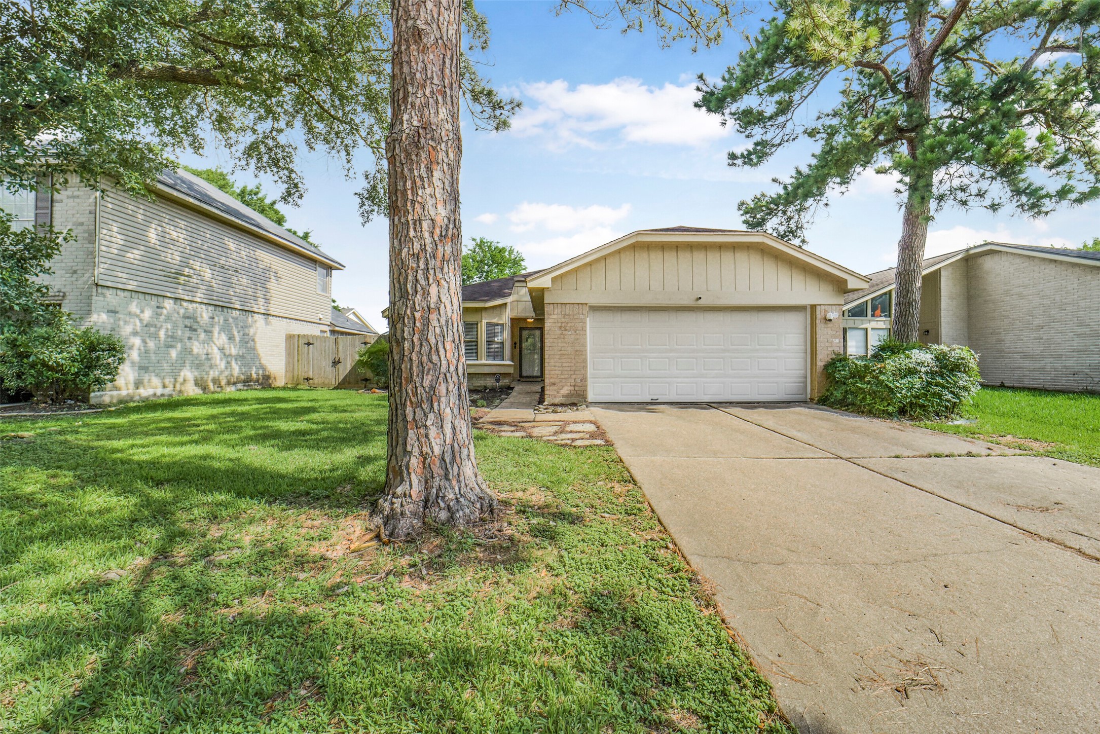 10546 Waving Fields Drive Property Photo 3
