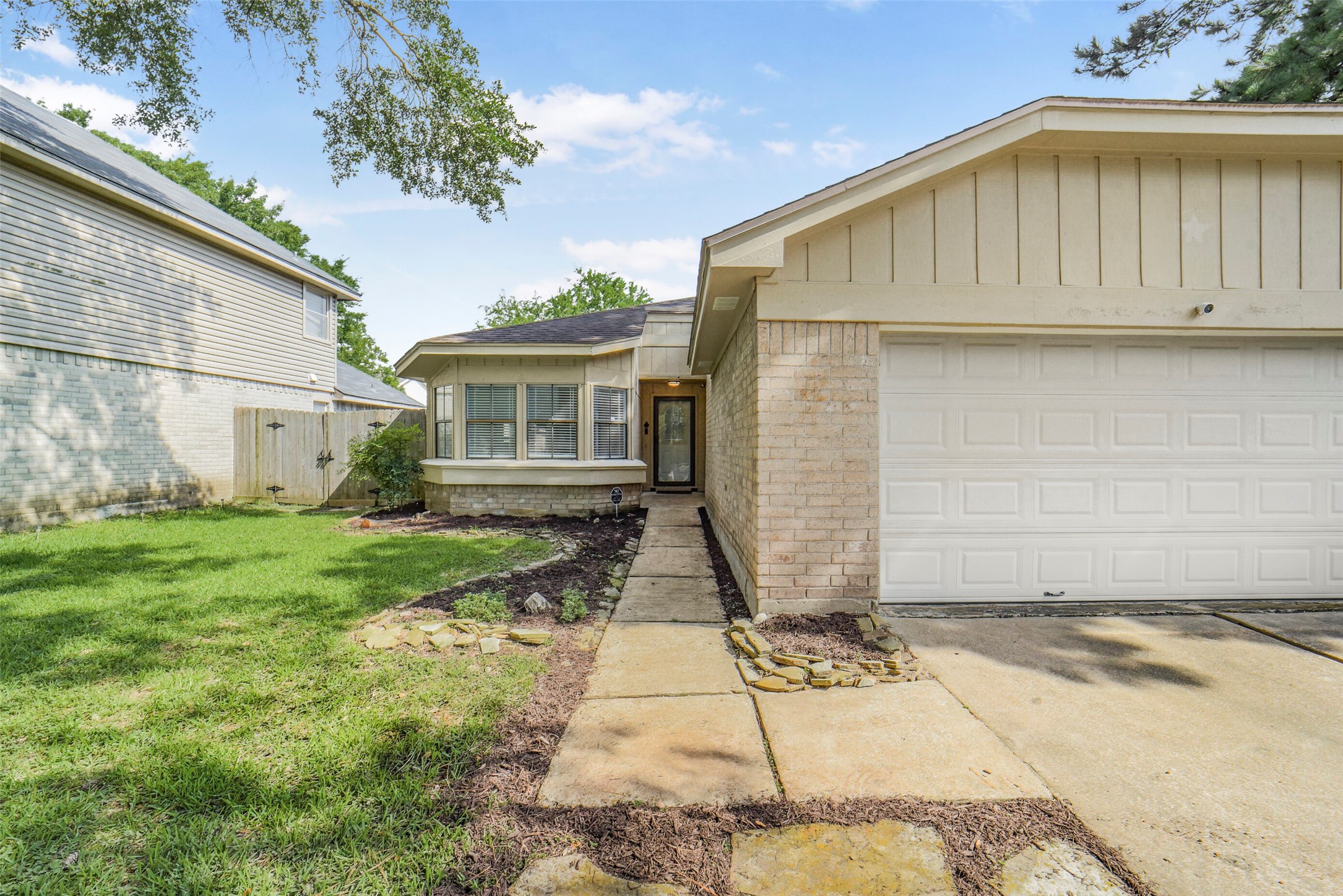 10546 Waving Fields Drive Property Photo 4