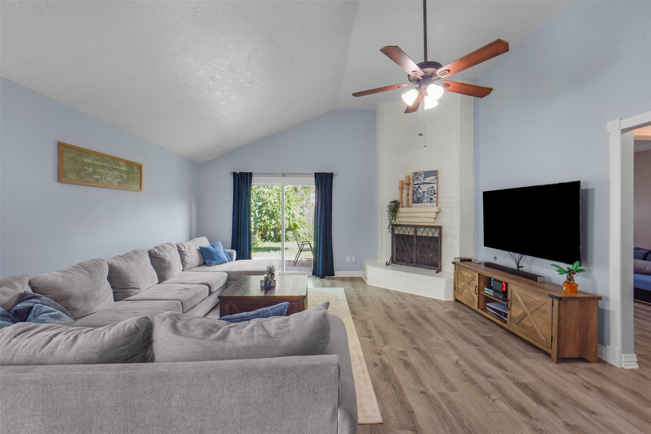 10546 Waving Fields Drive Property Photo 6