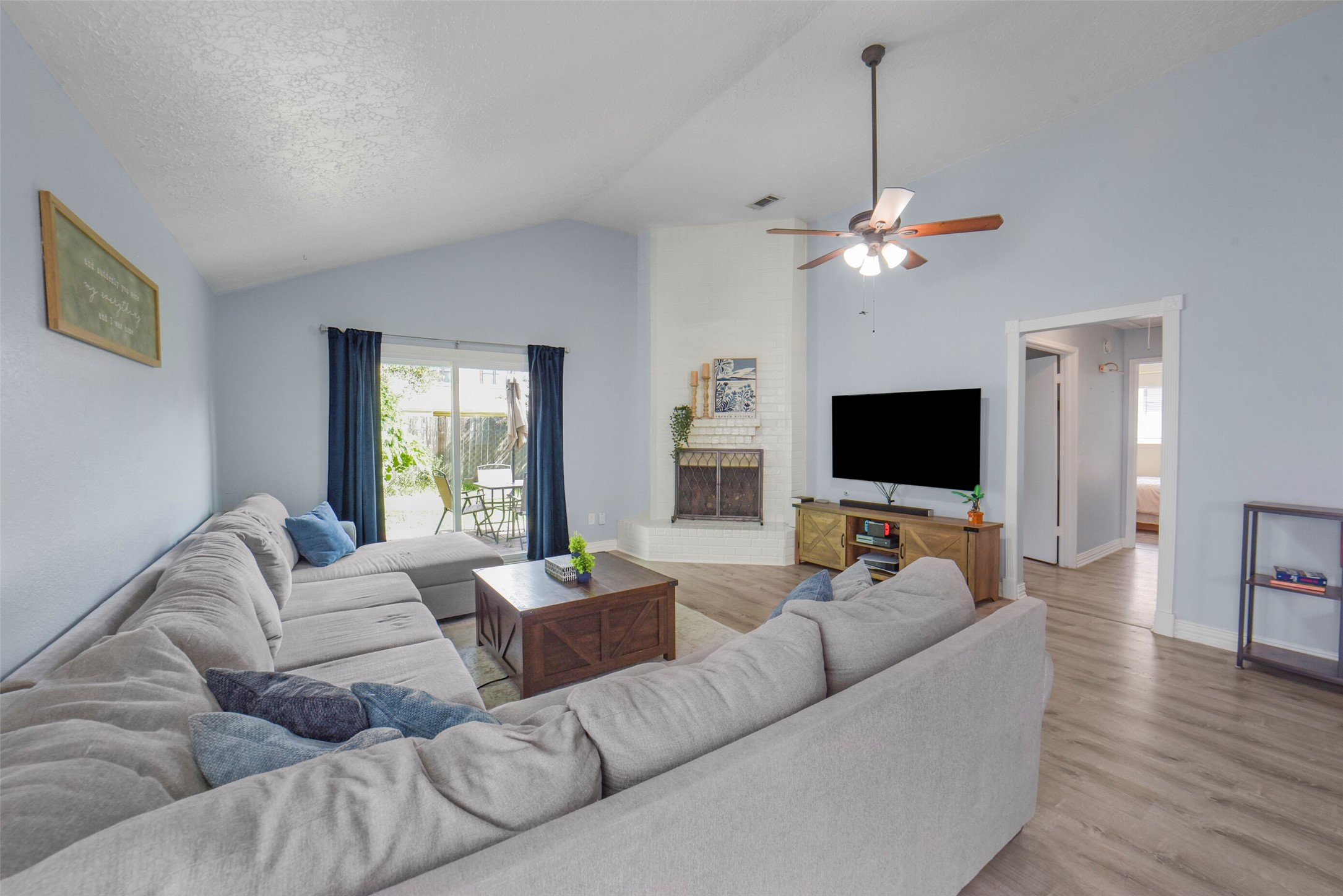 10546 Waving Fields Drive Property Photo 7