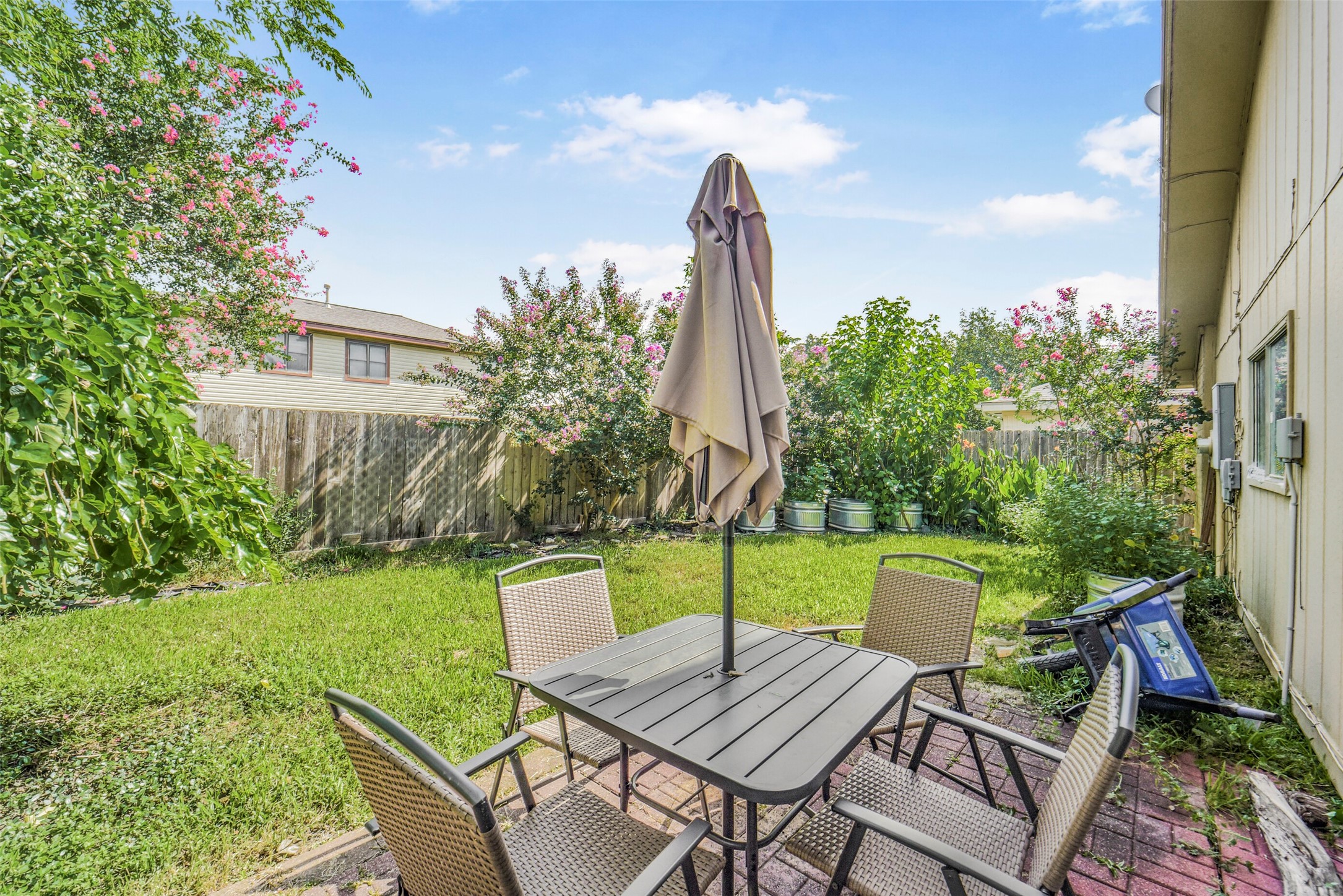 10546 Waving Fields Drive Property Photo 33