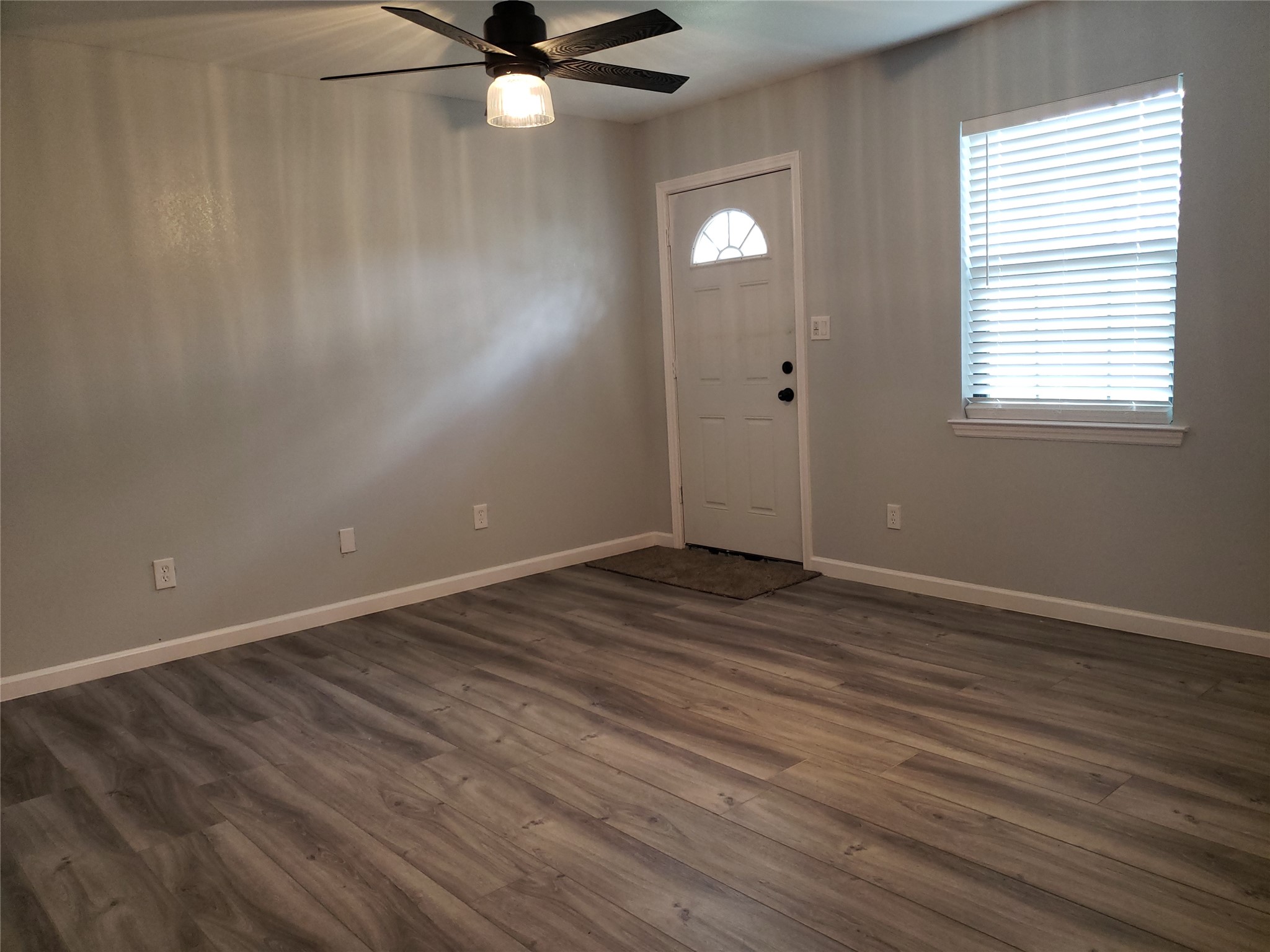1503 Ryon Street B Property Photo 5