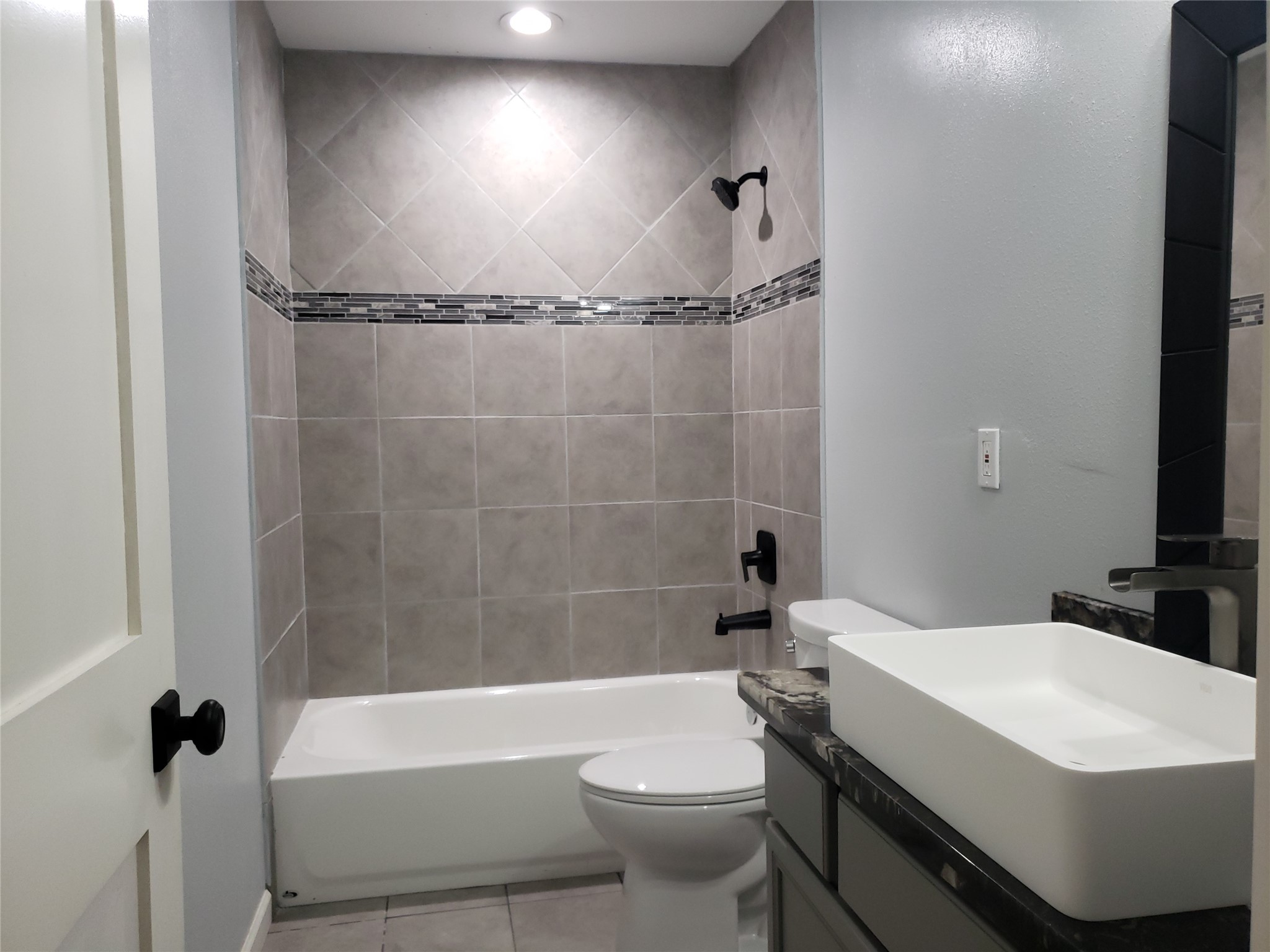 1503 Ryon Street B Property Photo 6