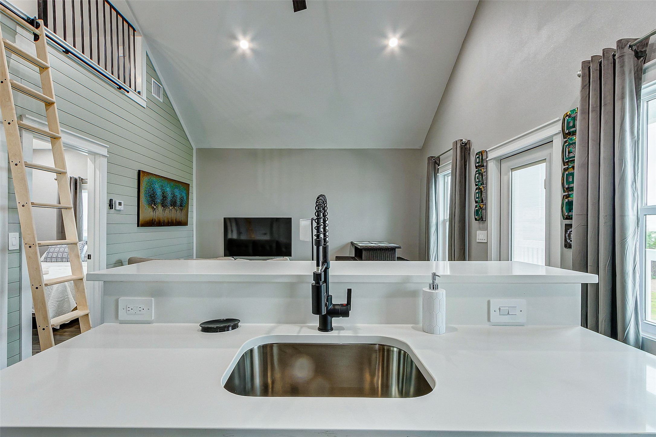 1040 Johnson Road Property Photo 17