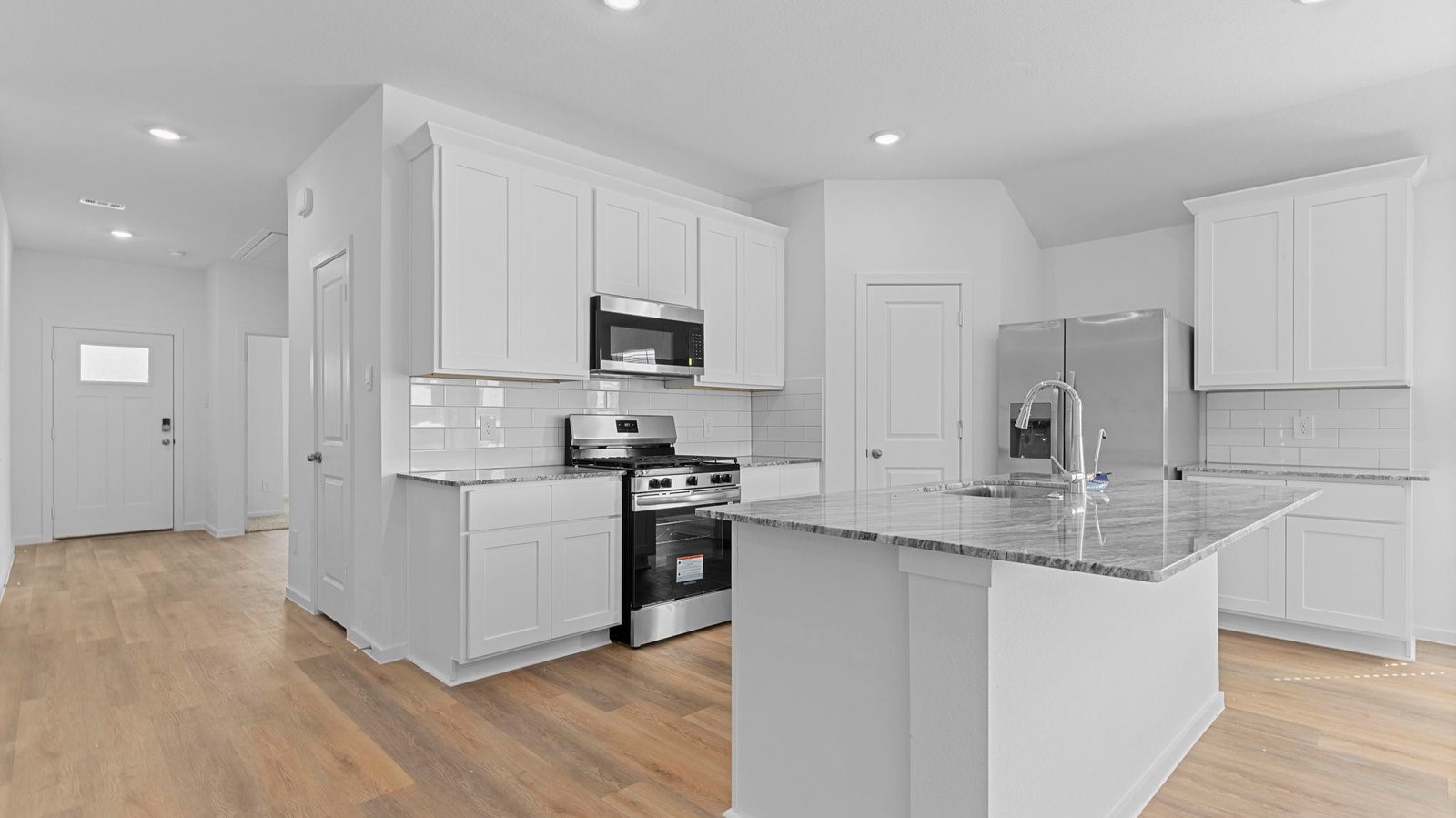 1011 Paddlefish Lane Property Photo 3