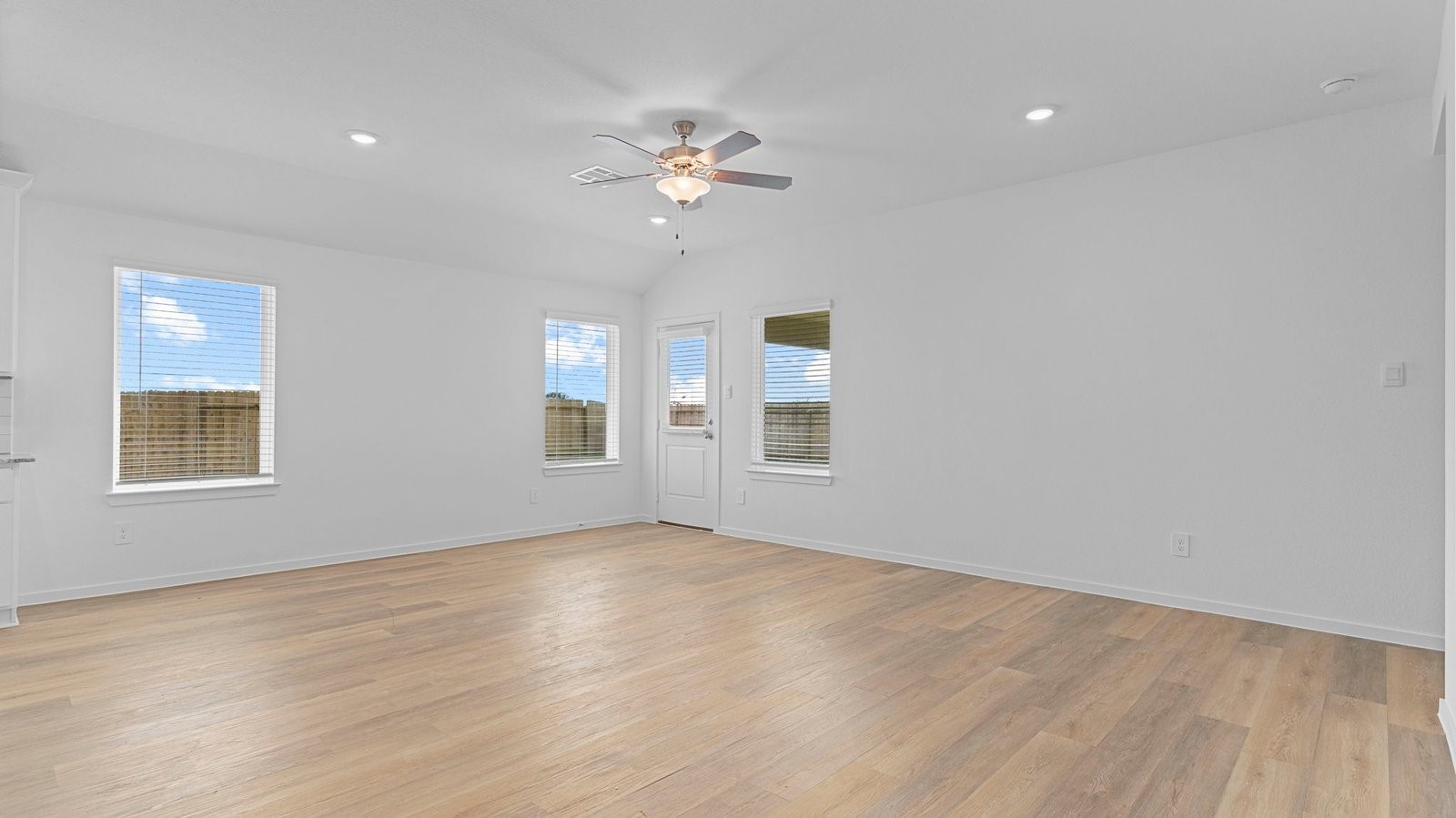 1011 Paddlefish Lane Property Photo 8