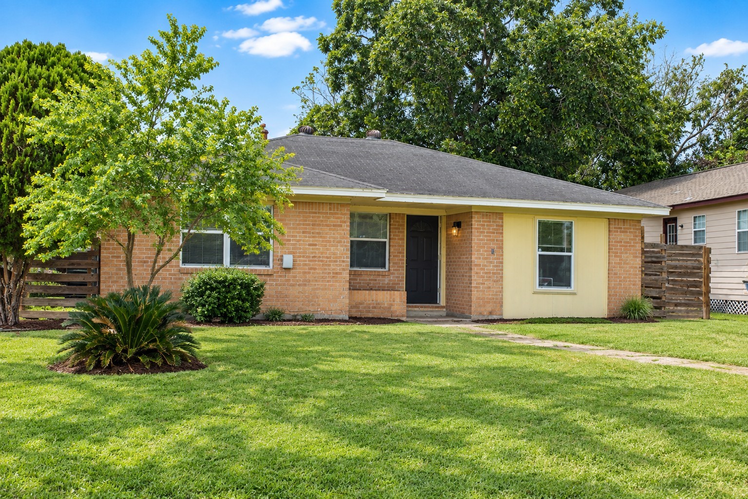 635 19th Street Property Photo 1