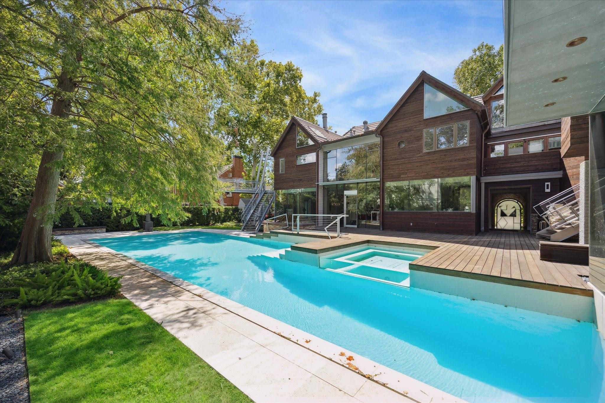 2320 Blue Bonnet Boulevard Property Photo