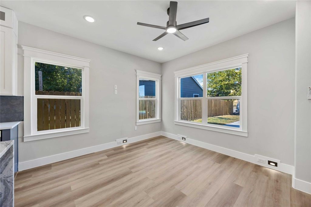4624 Mayflower Street B Property Photo 5