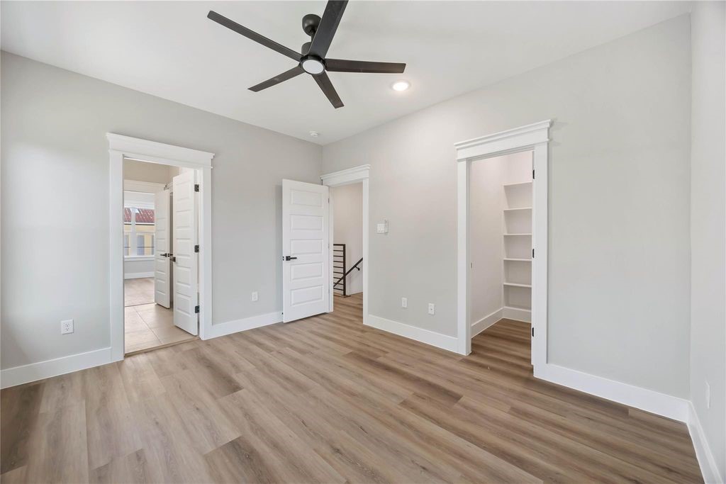 4624 Mayflower Street B Property Photo 34