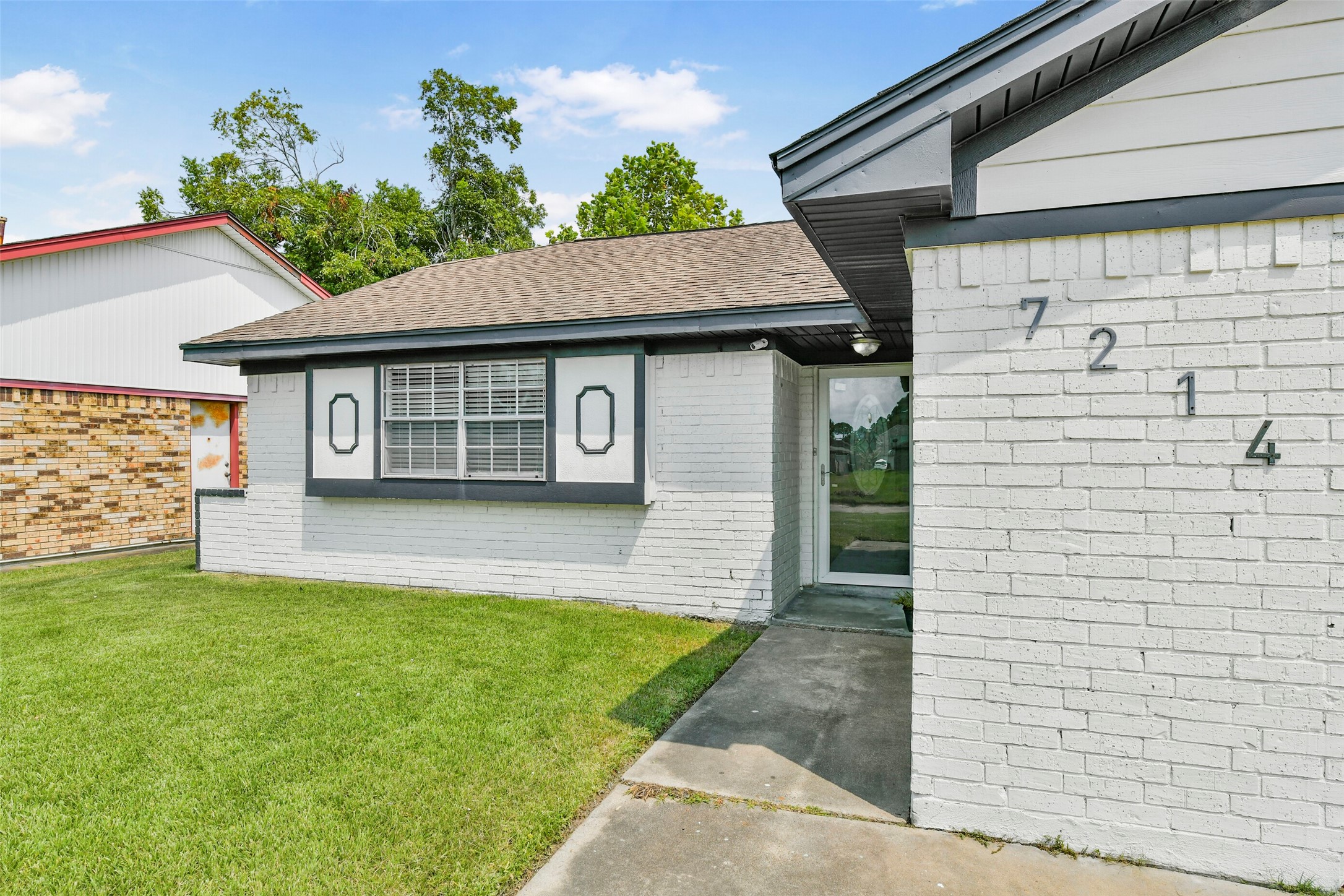 7214 Plover Circle Property Photo 3