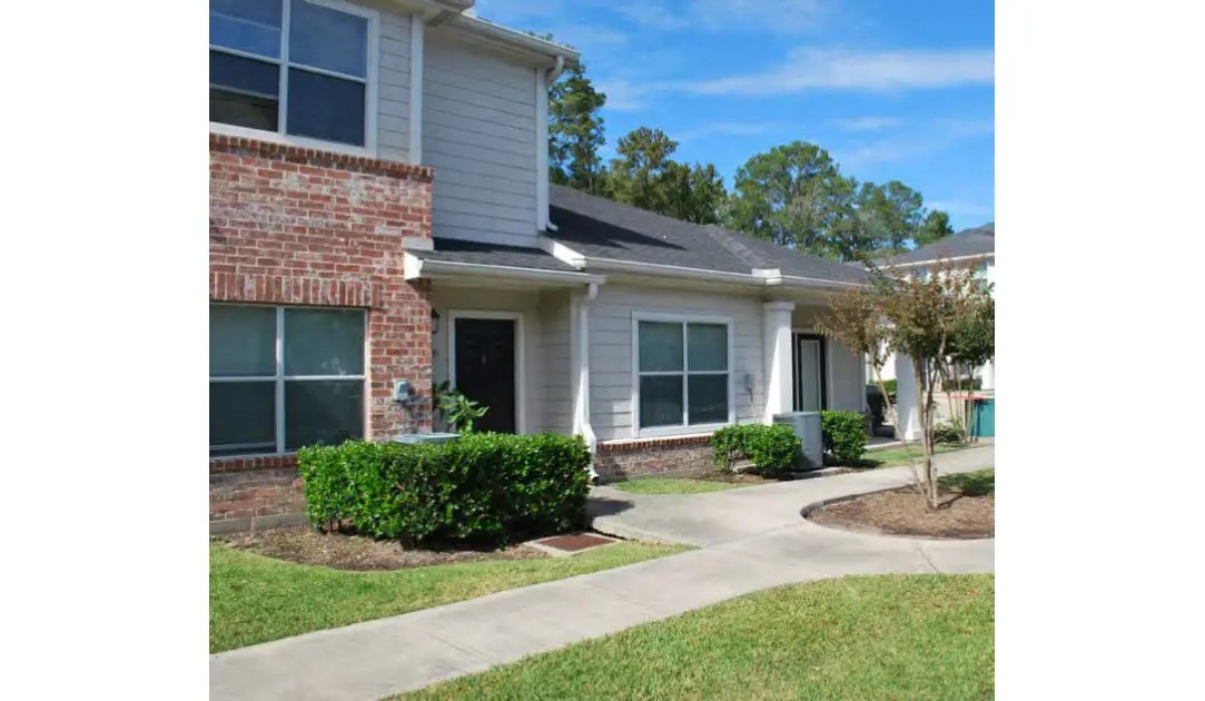 24011 Richards Road Property Photo 3