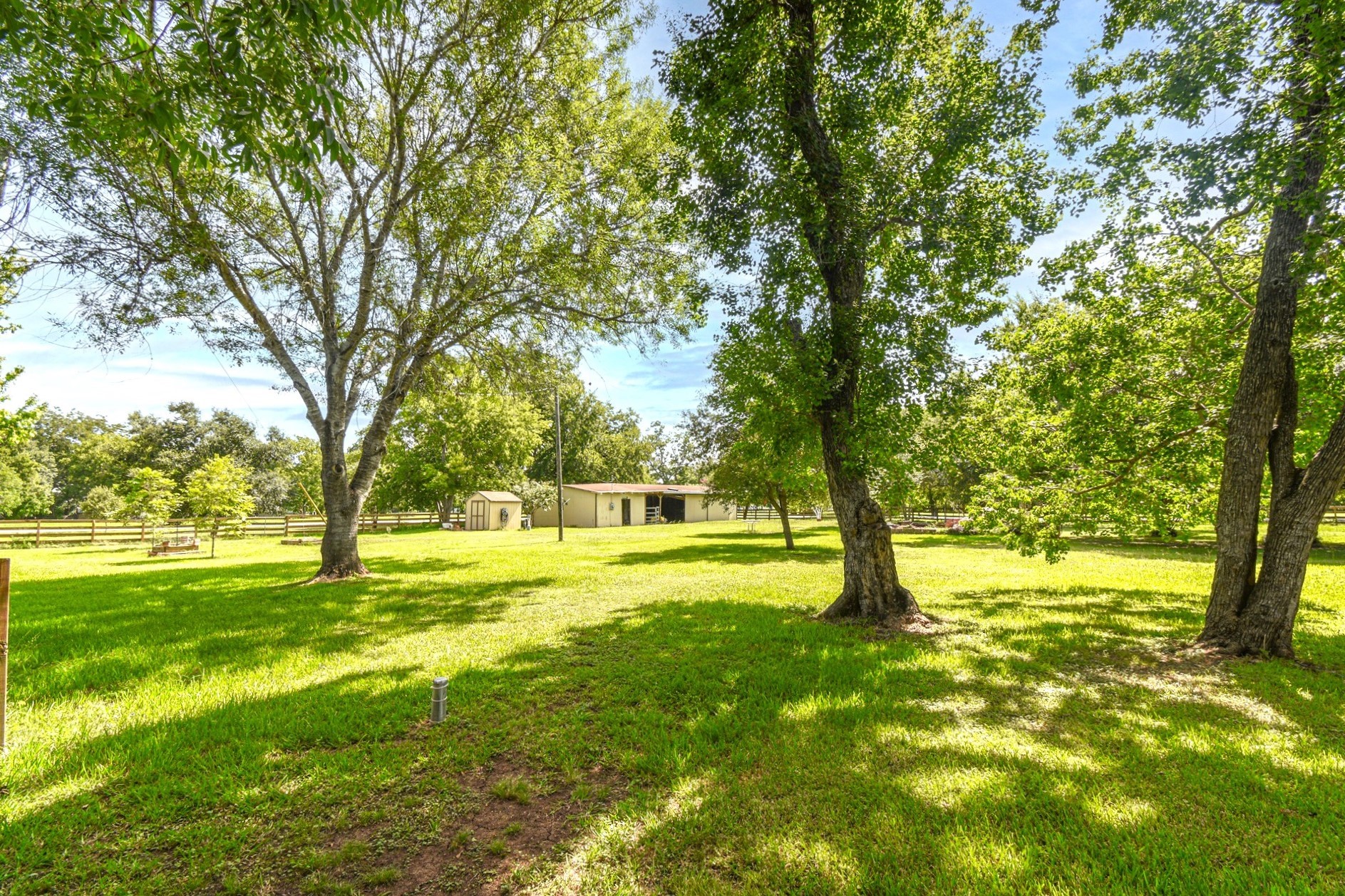 36920 Cougar Drive Property Photo 2