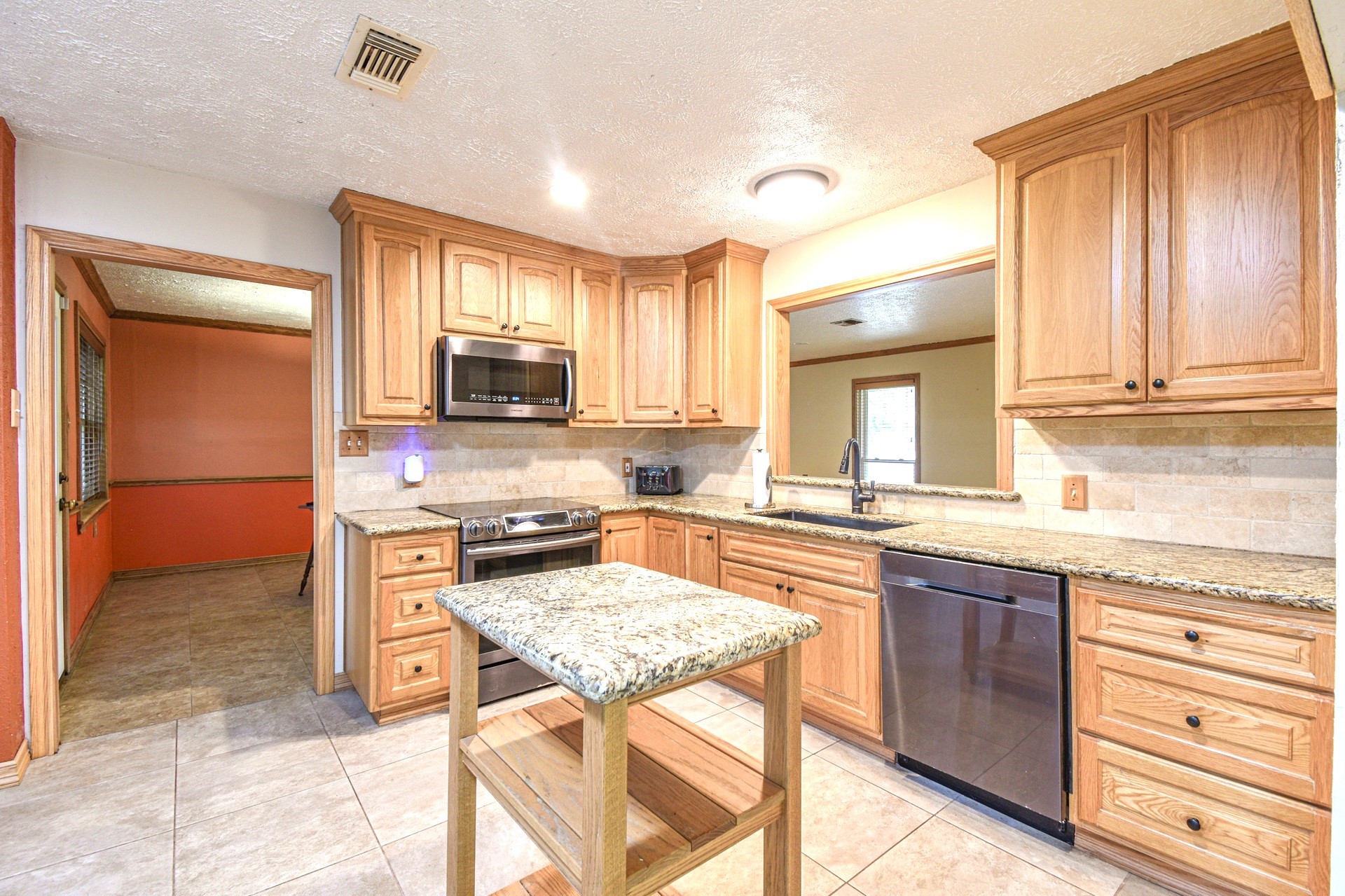 36920 Cougar Drive Property Photo 6