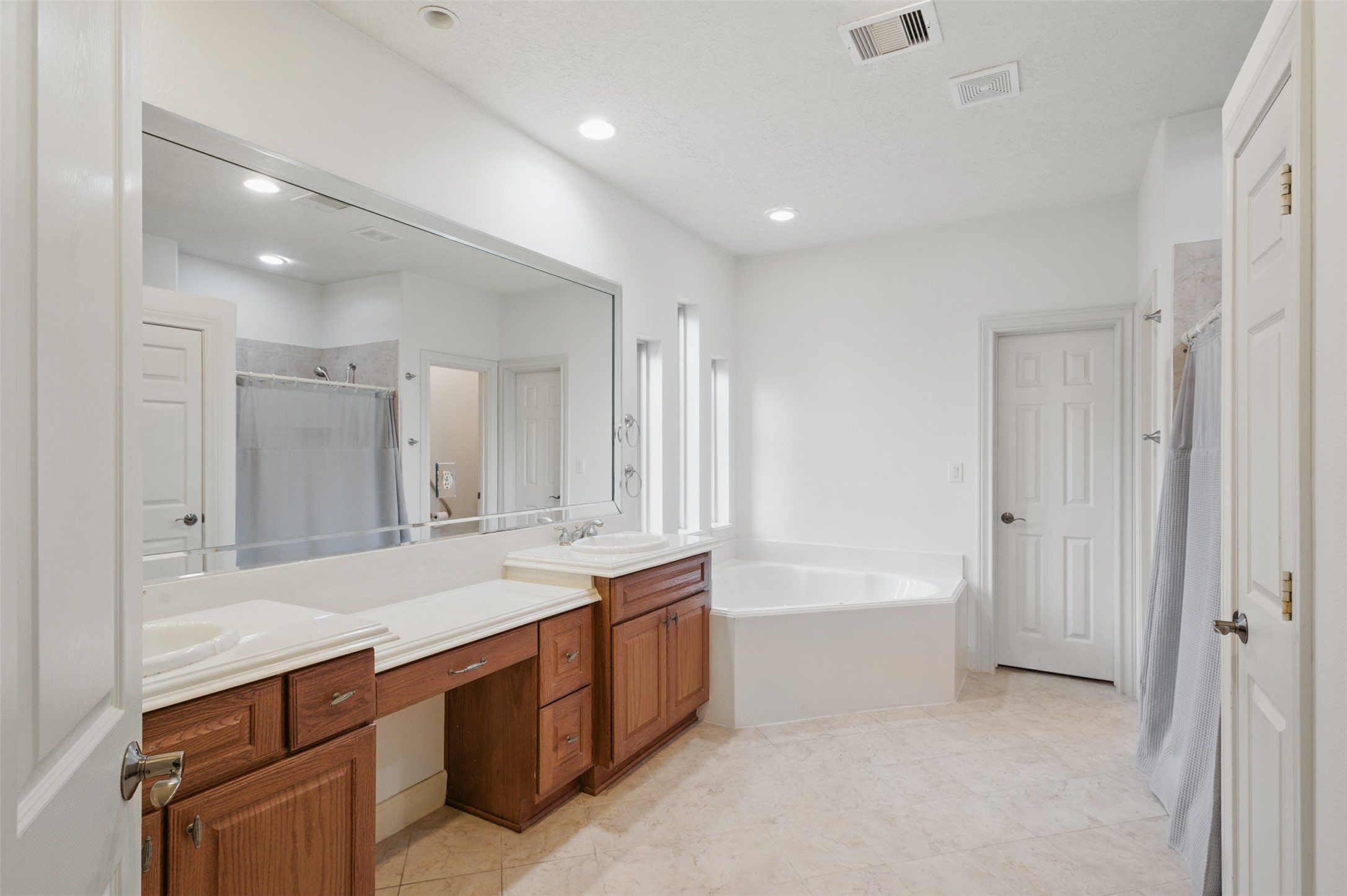 3602 Lindhaven Drive Property Photo 27