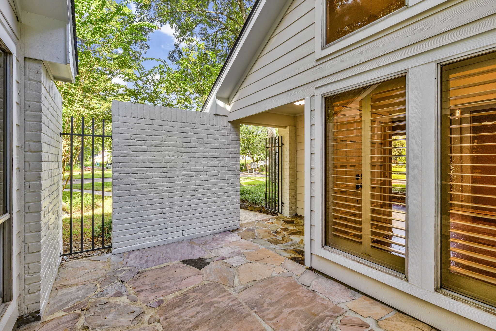 2 Muskmallow Court Property Photo 8