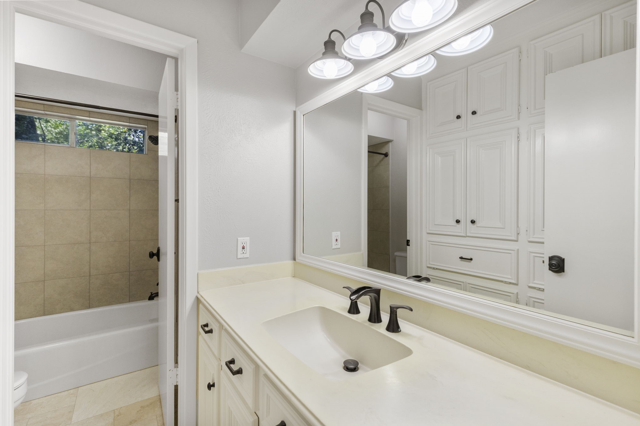 2 Muskmallow Court Property Photo 32
