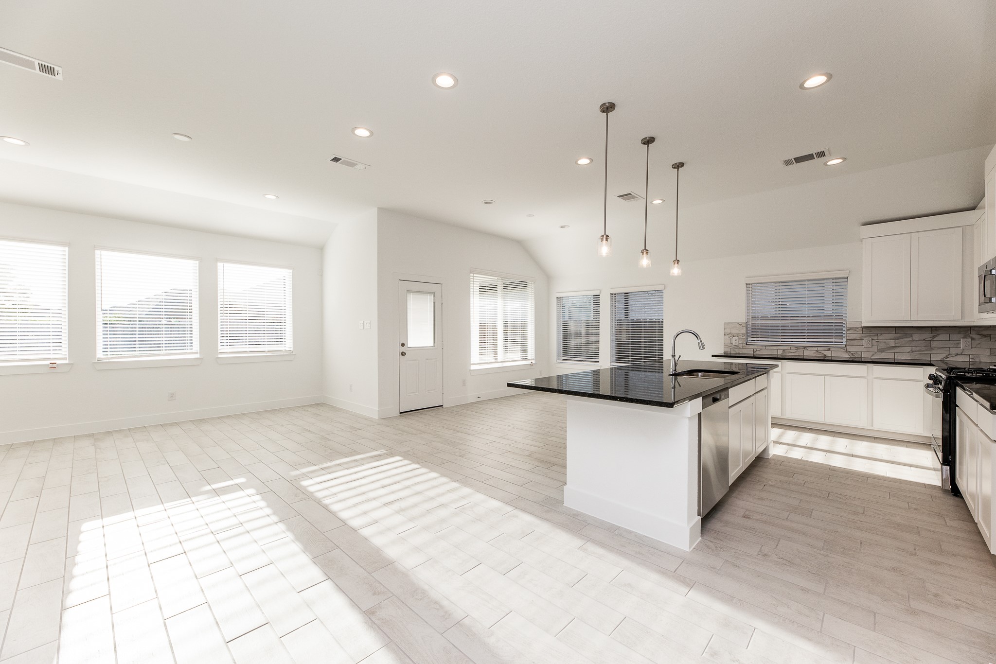 4802 Seabourne Landing Drive Property Photo 6