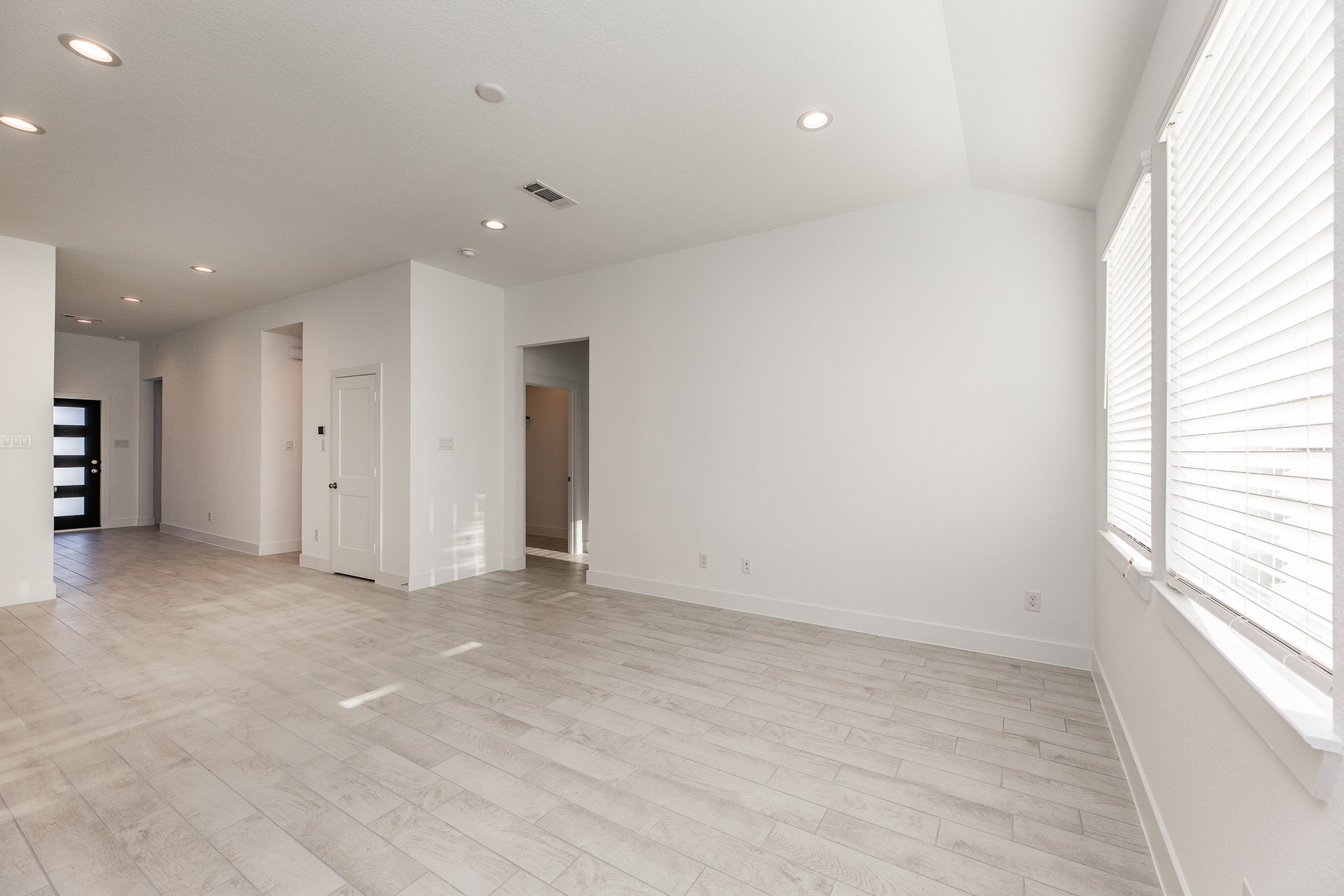 4802 Seabourne Landing Drive Property Photo 8