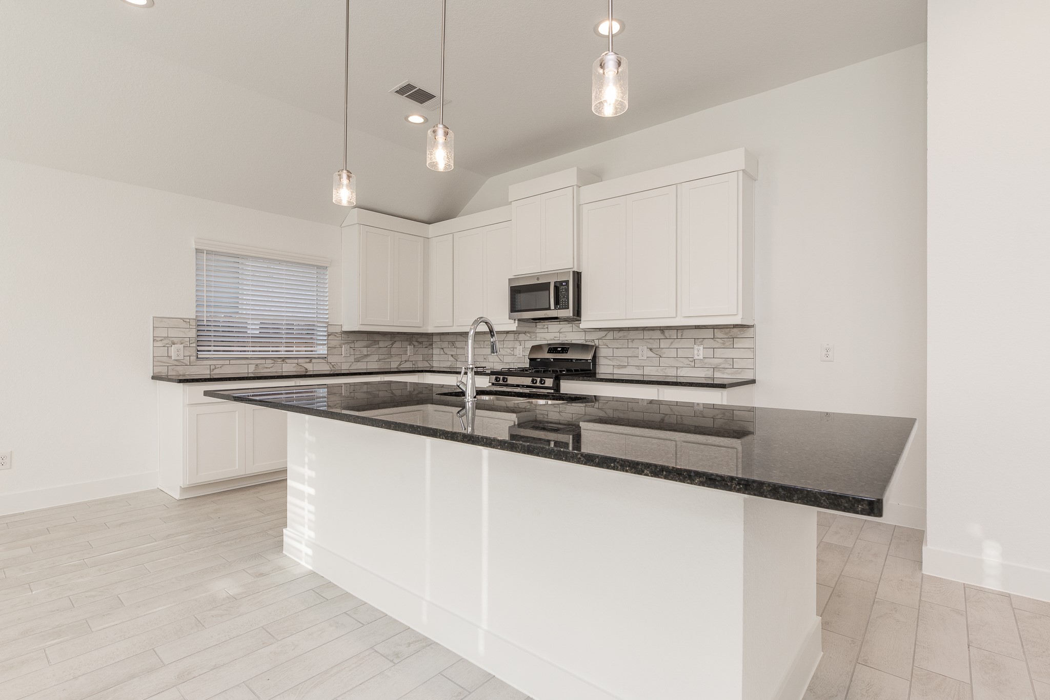 4802 Seabourne Landing Drive Property Photo 11