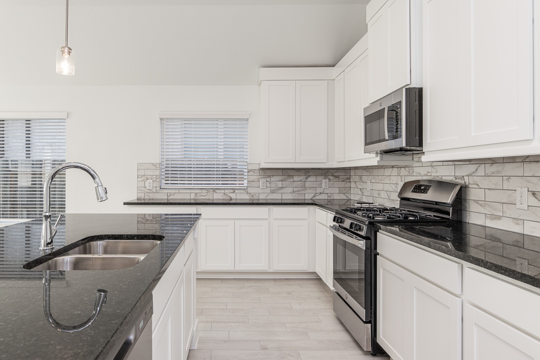 4802 Seabourne Landing Drive Property Photo 13