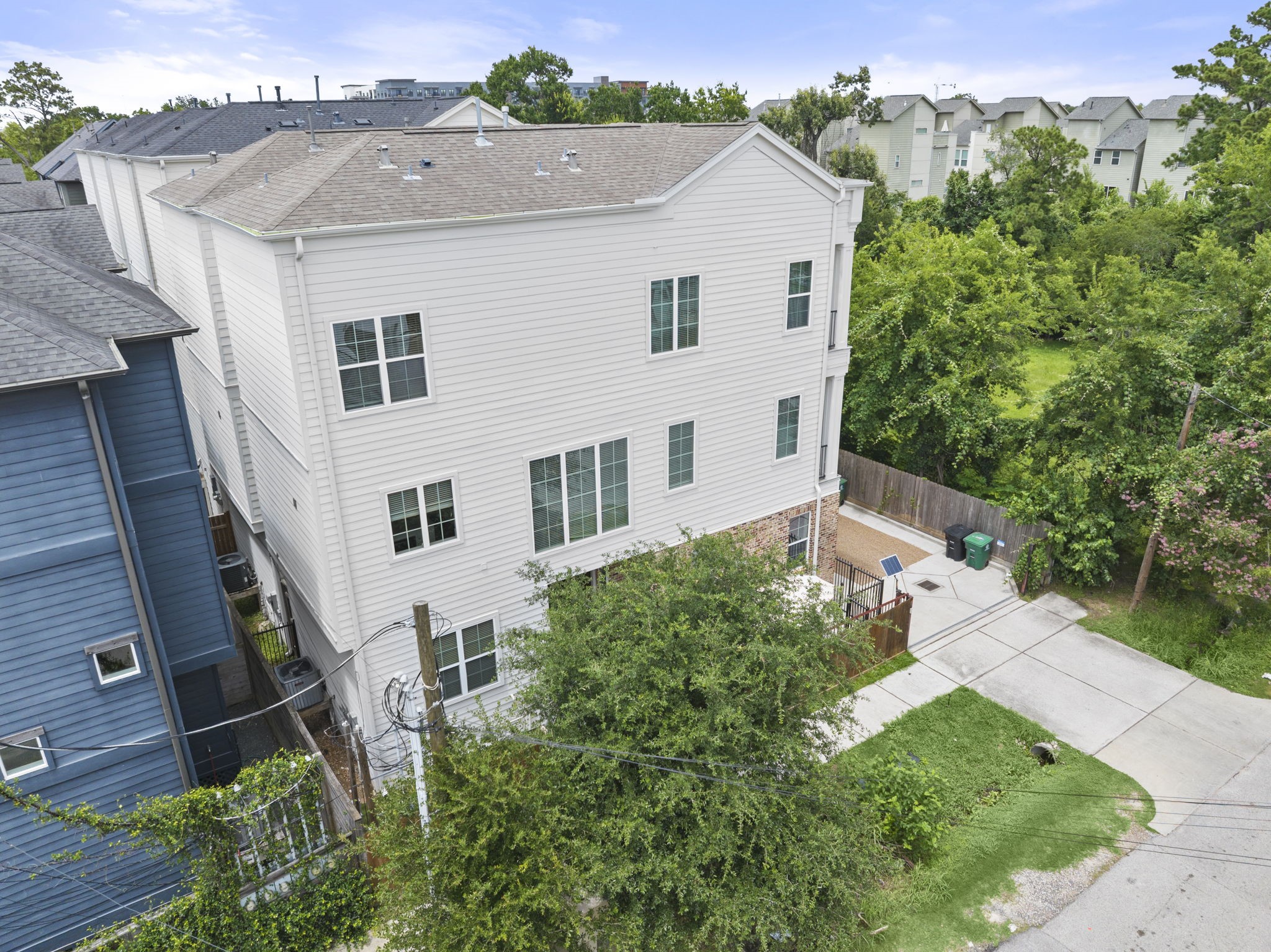 1041 W 17th Street Property Photo 40