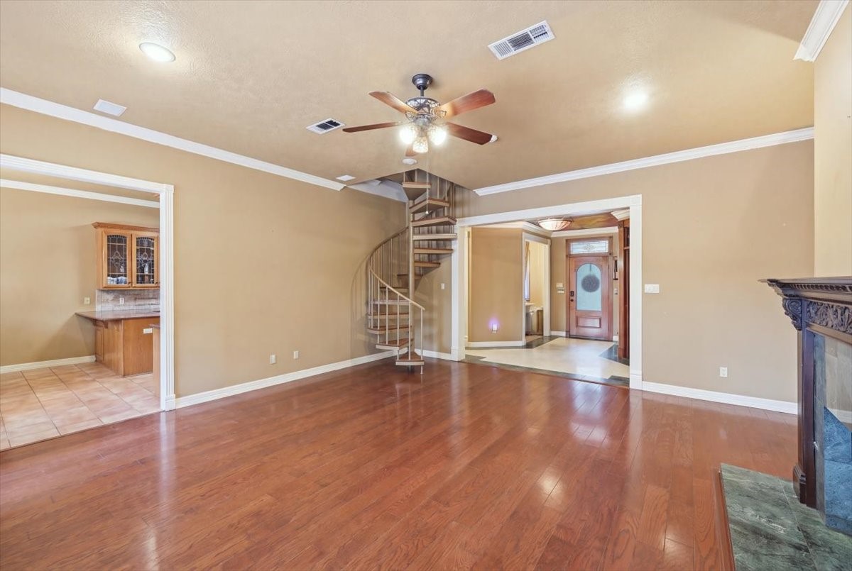 108 Wade Street Property Photo 4