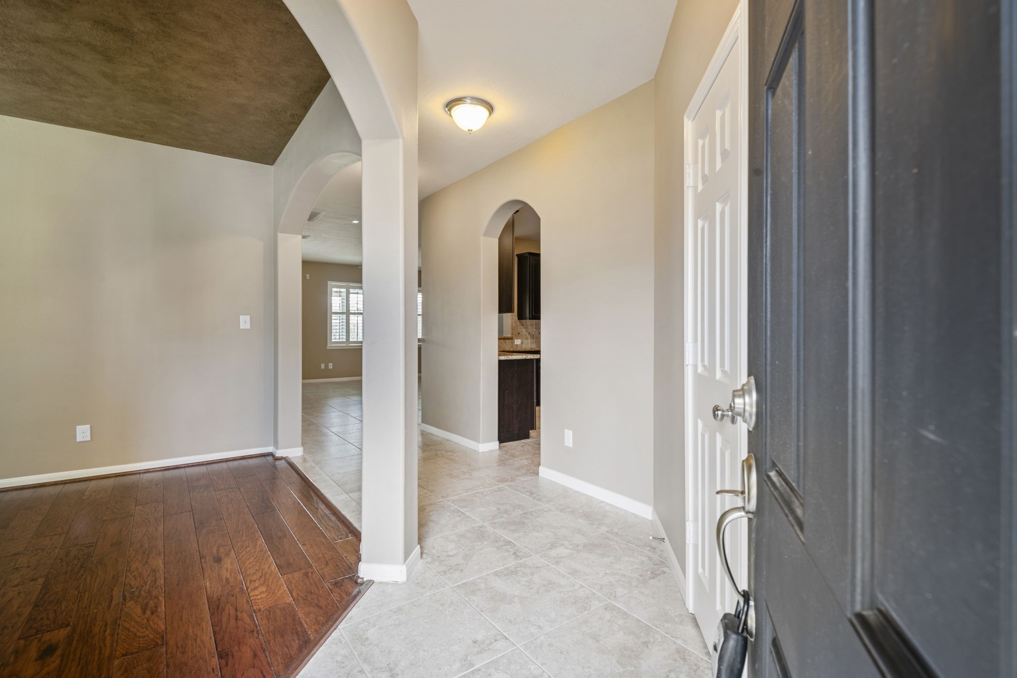 18723 Cypress Loch Drive Property Photo 3
