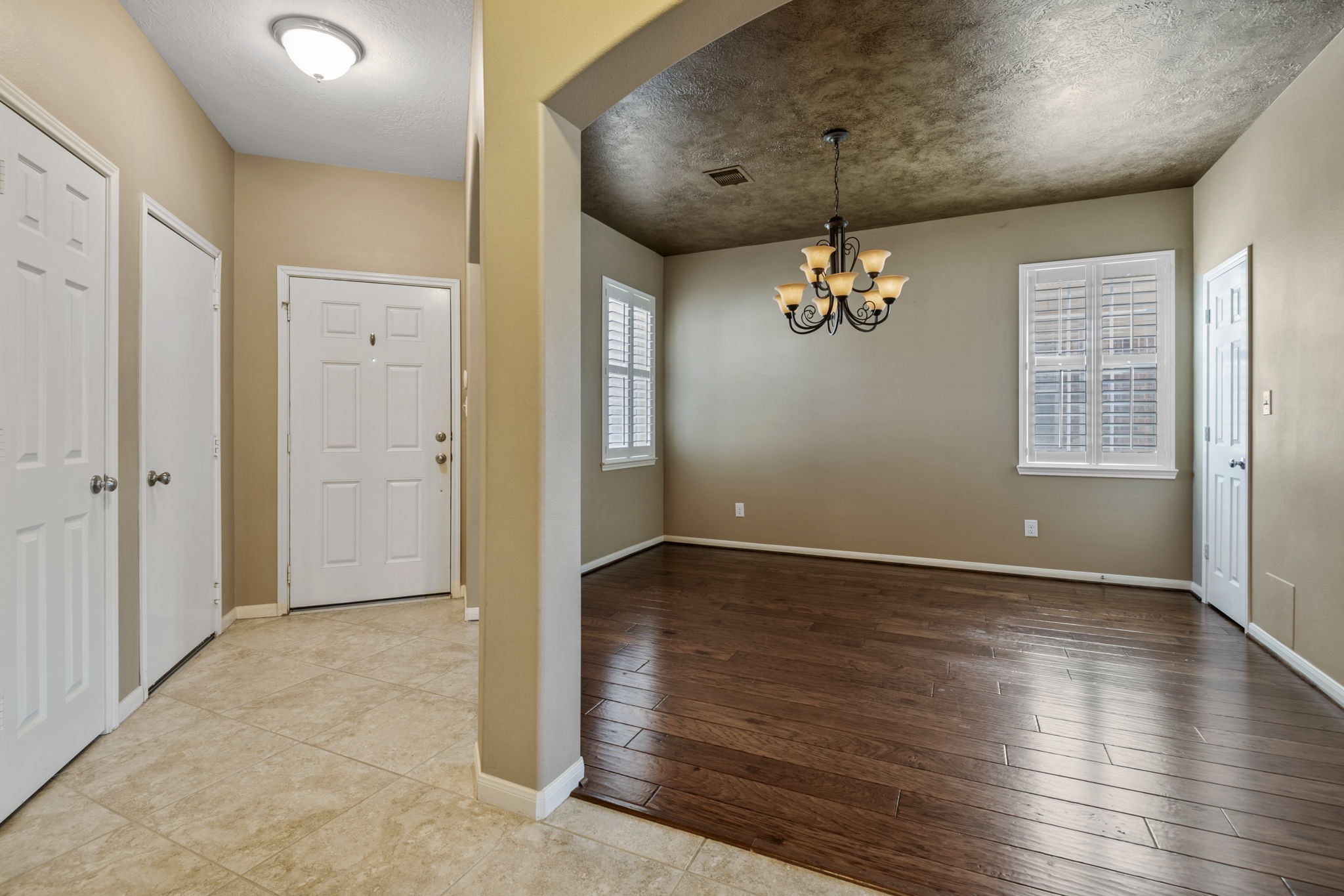 18723 Cypress Loch Drive Property Photo 5
