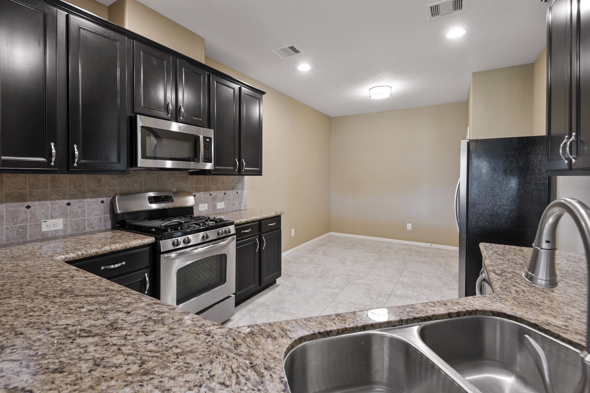 18723 Cypress Loch Drive Property Photo 10