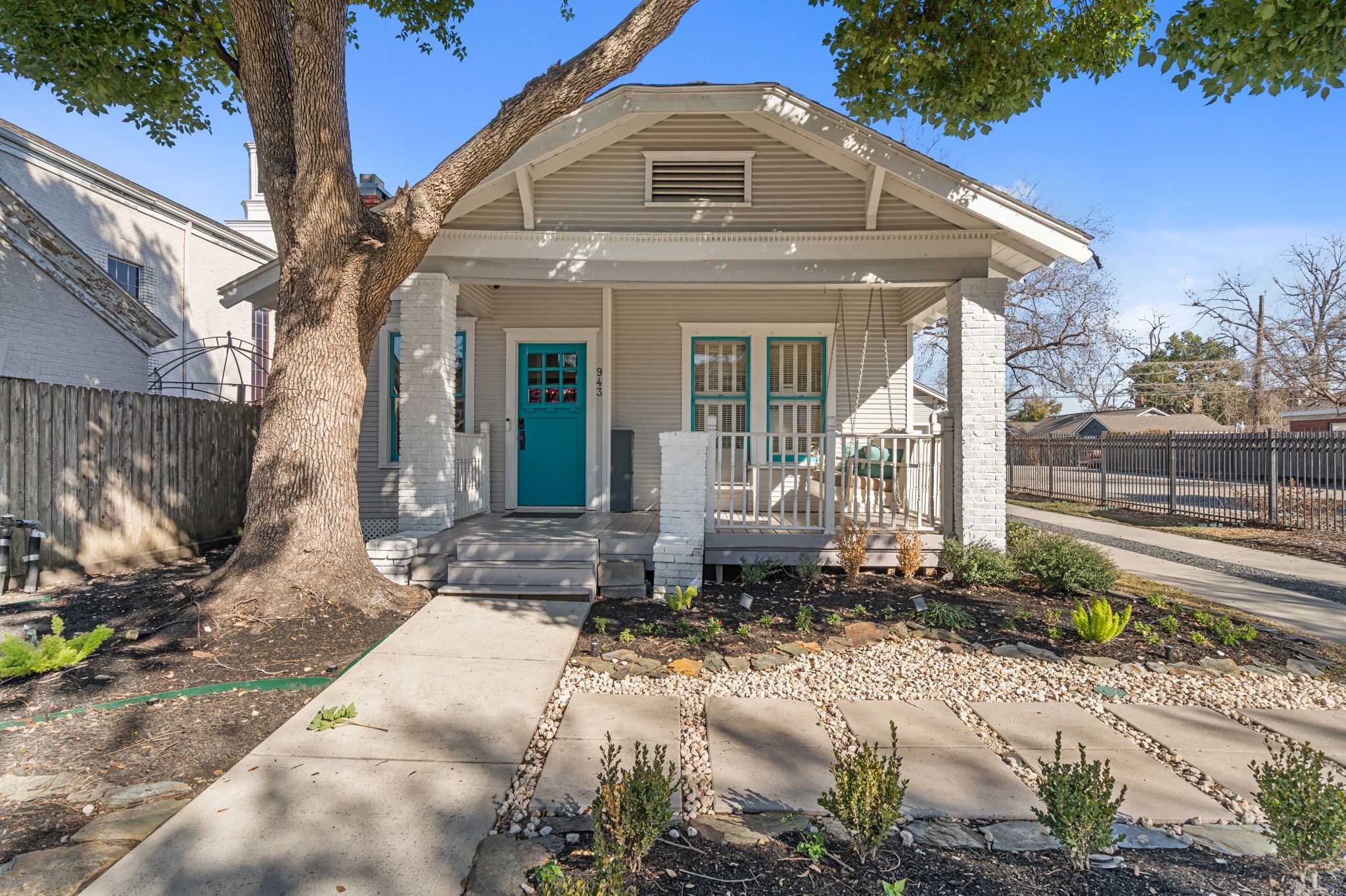 943 Pecore Street Property Photo 4