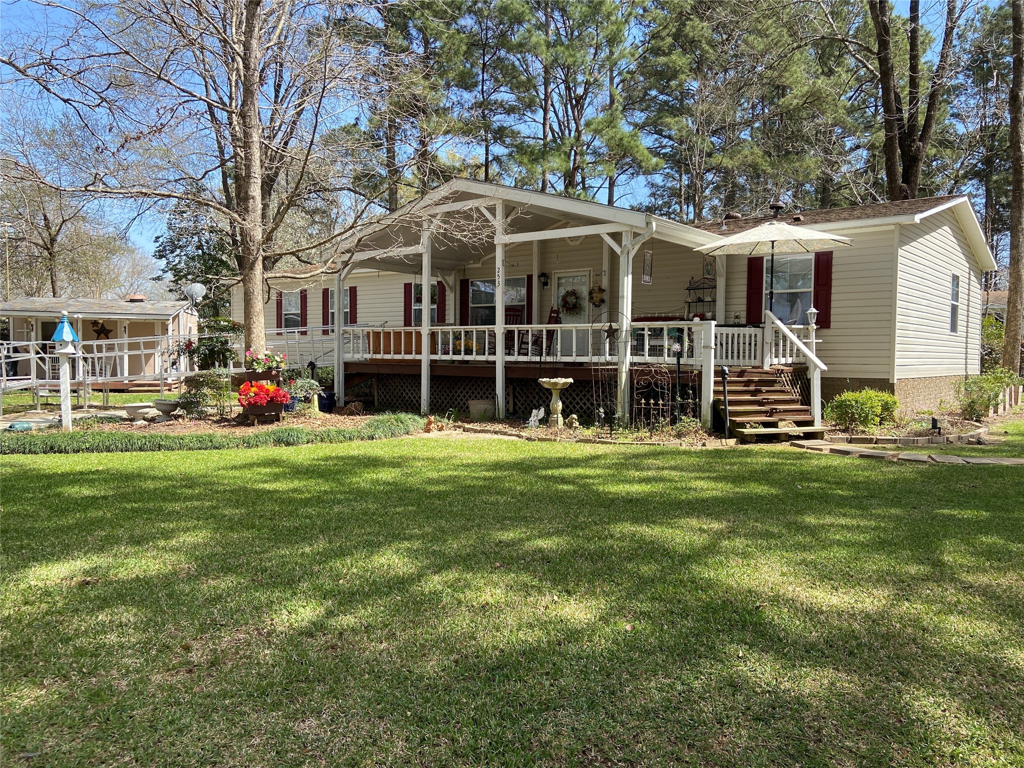 253 Escapees Drive Property Photo