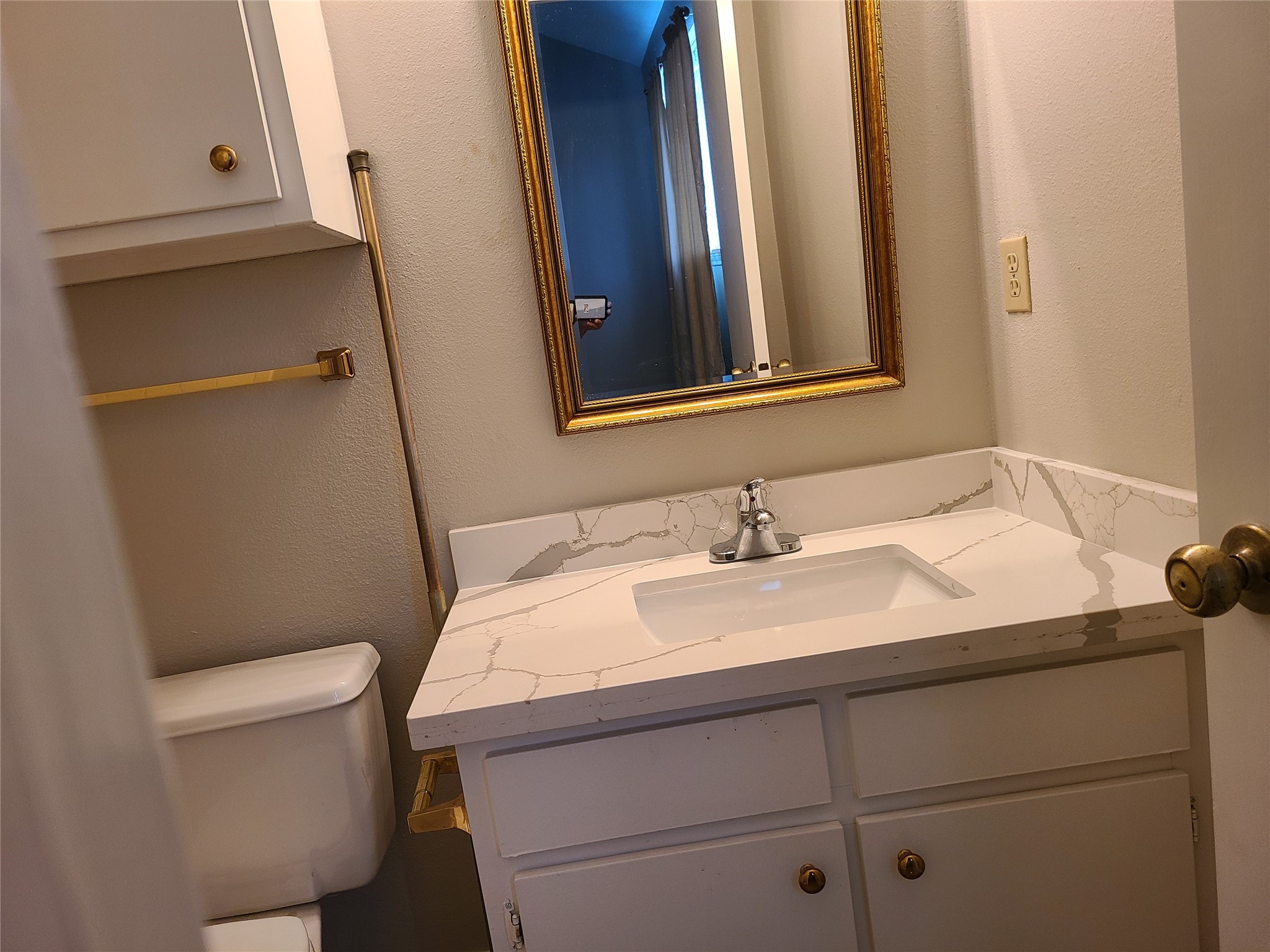 2626 North Boulevard 18 Property Photo 16