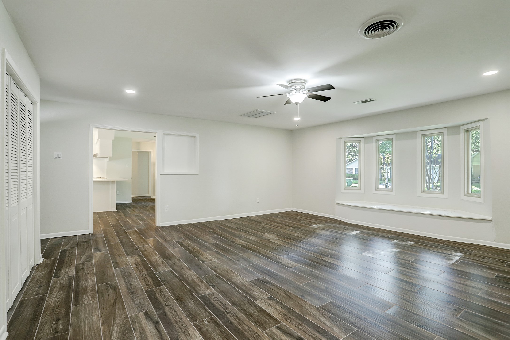 4134 Hill Oak Drive Property Photo 7
