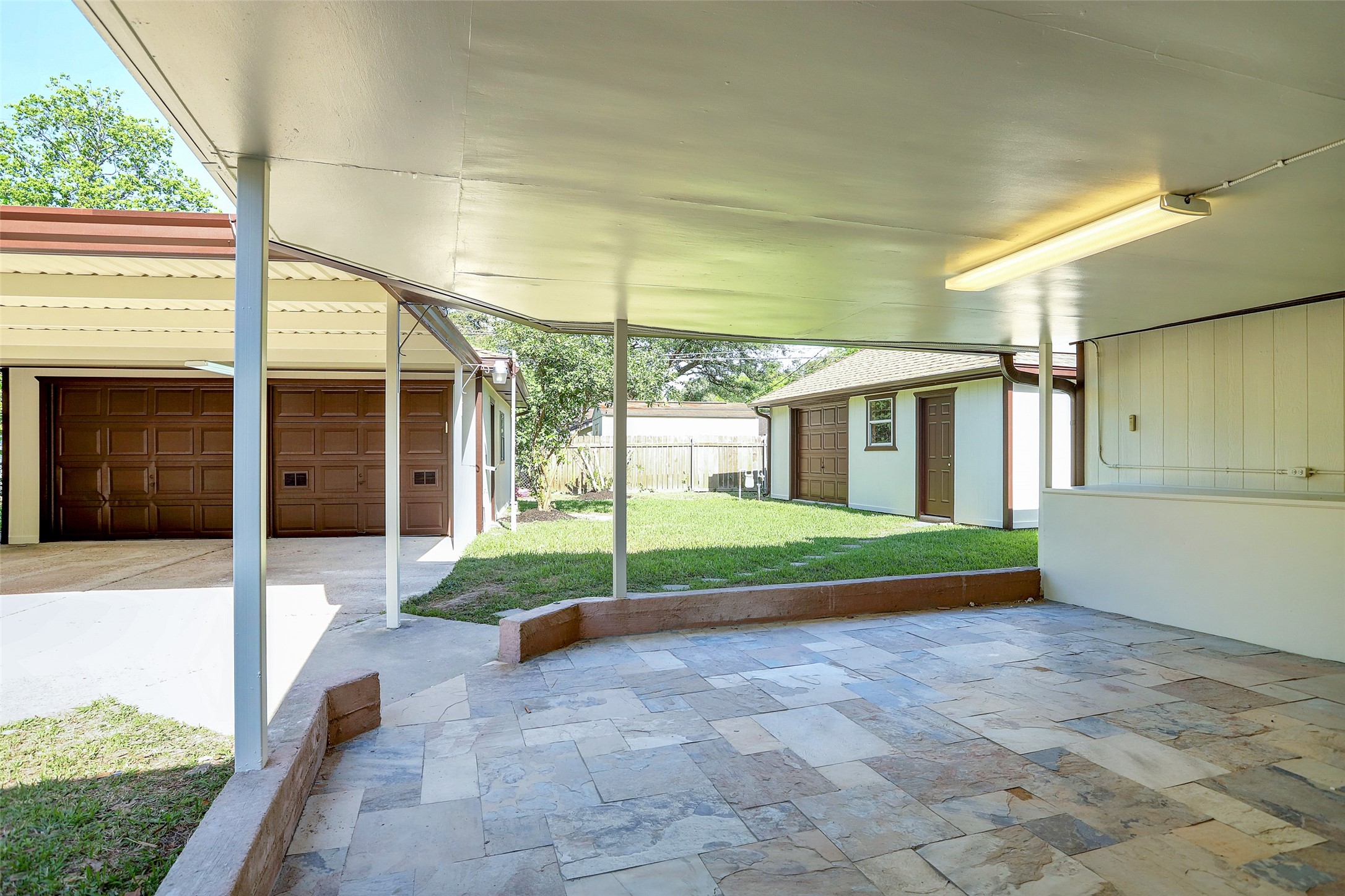 4134 Hill Oak Drive Property Photo 11