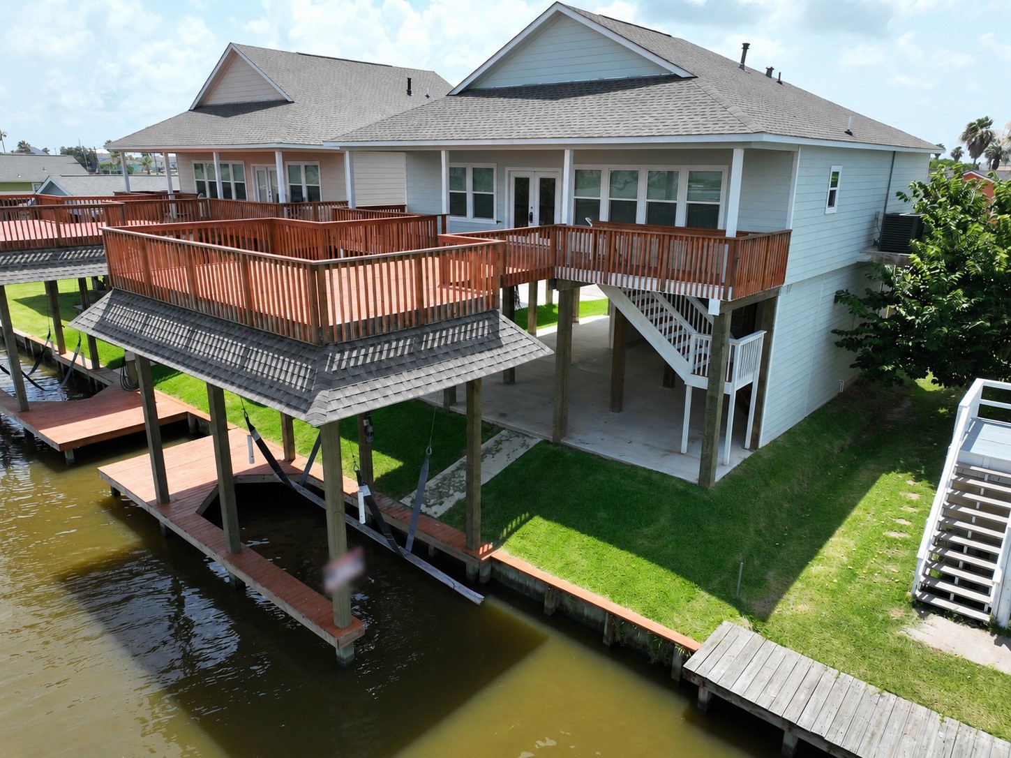 18 Edgewater Property Photo 1