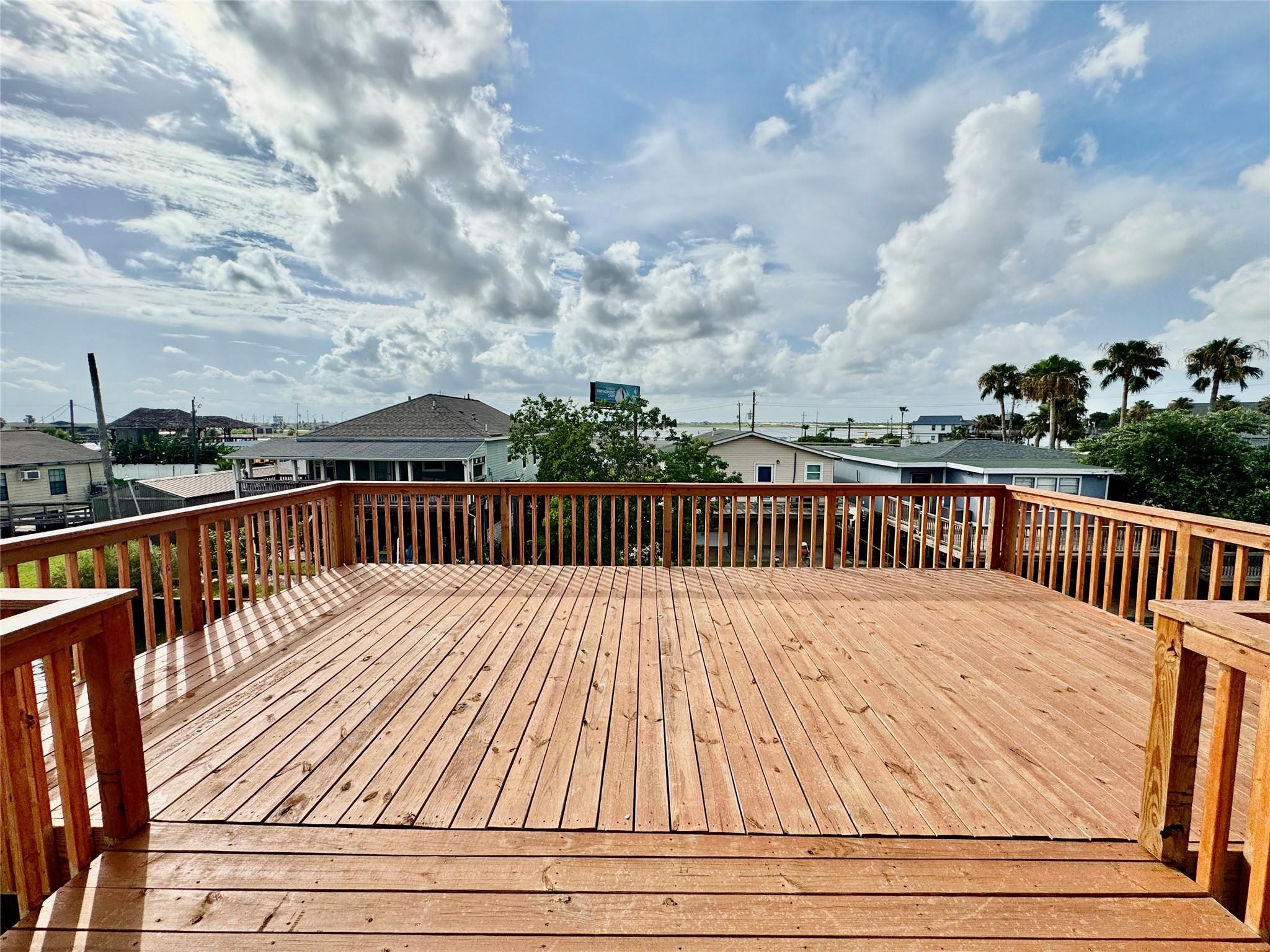 18 Edgewater Property Photo 4