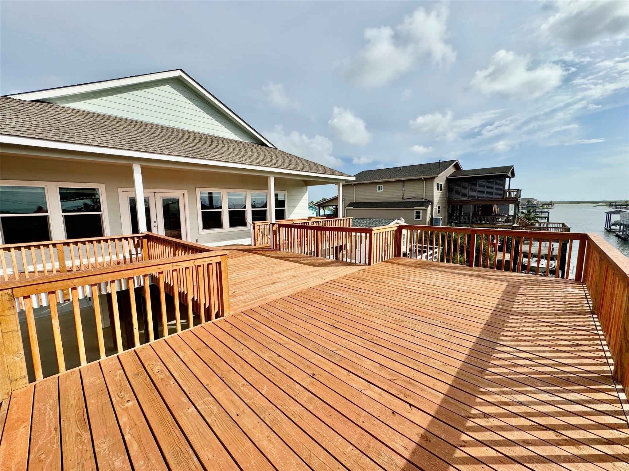 18 Edgewater Property Photo 5