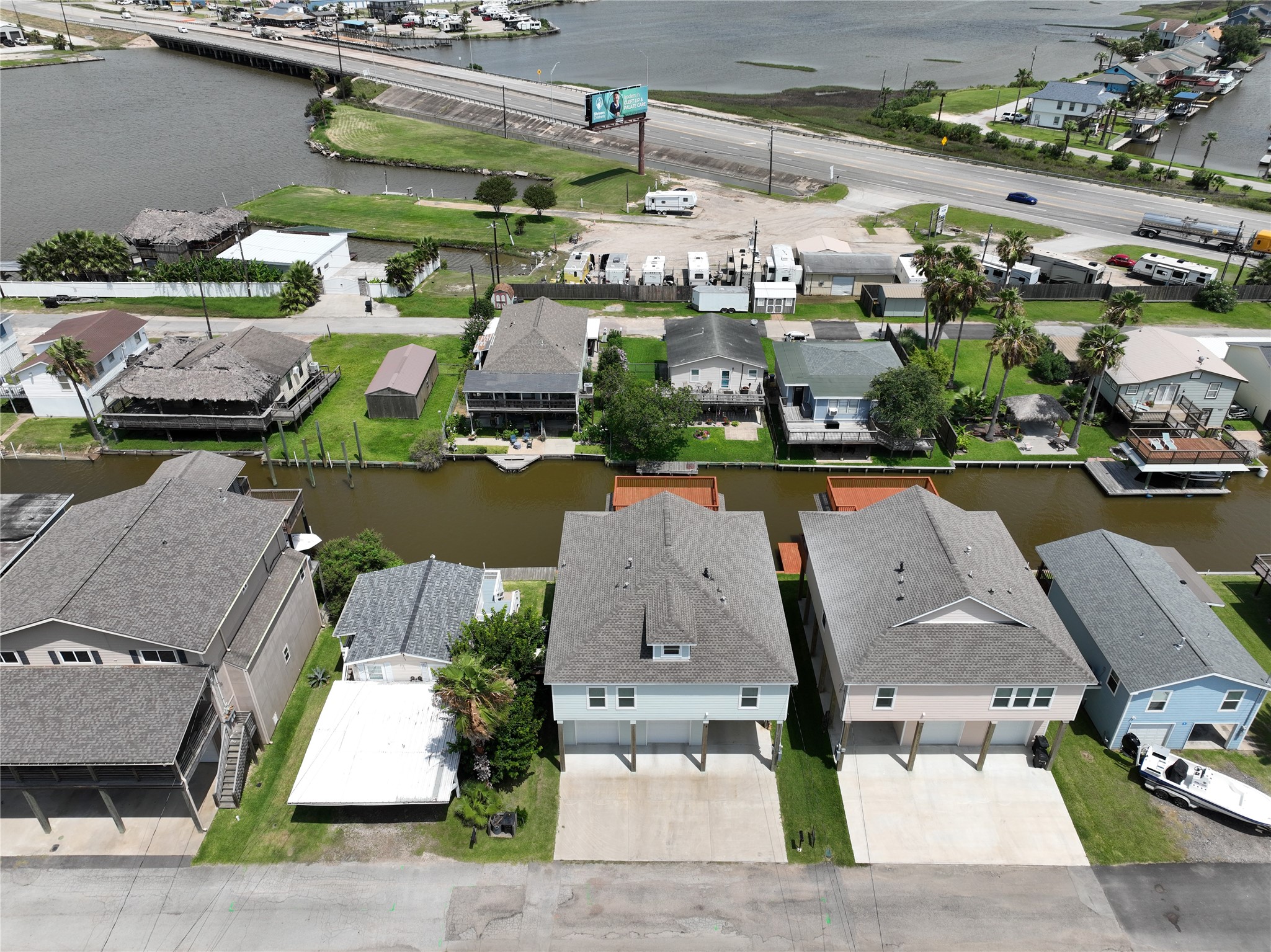 18 Edgewater Property Photo 10