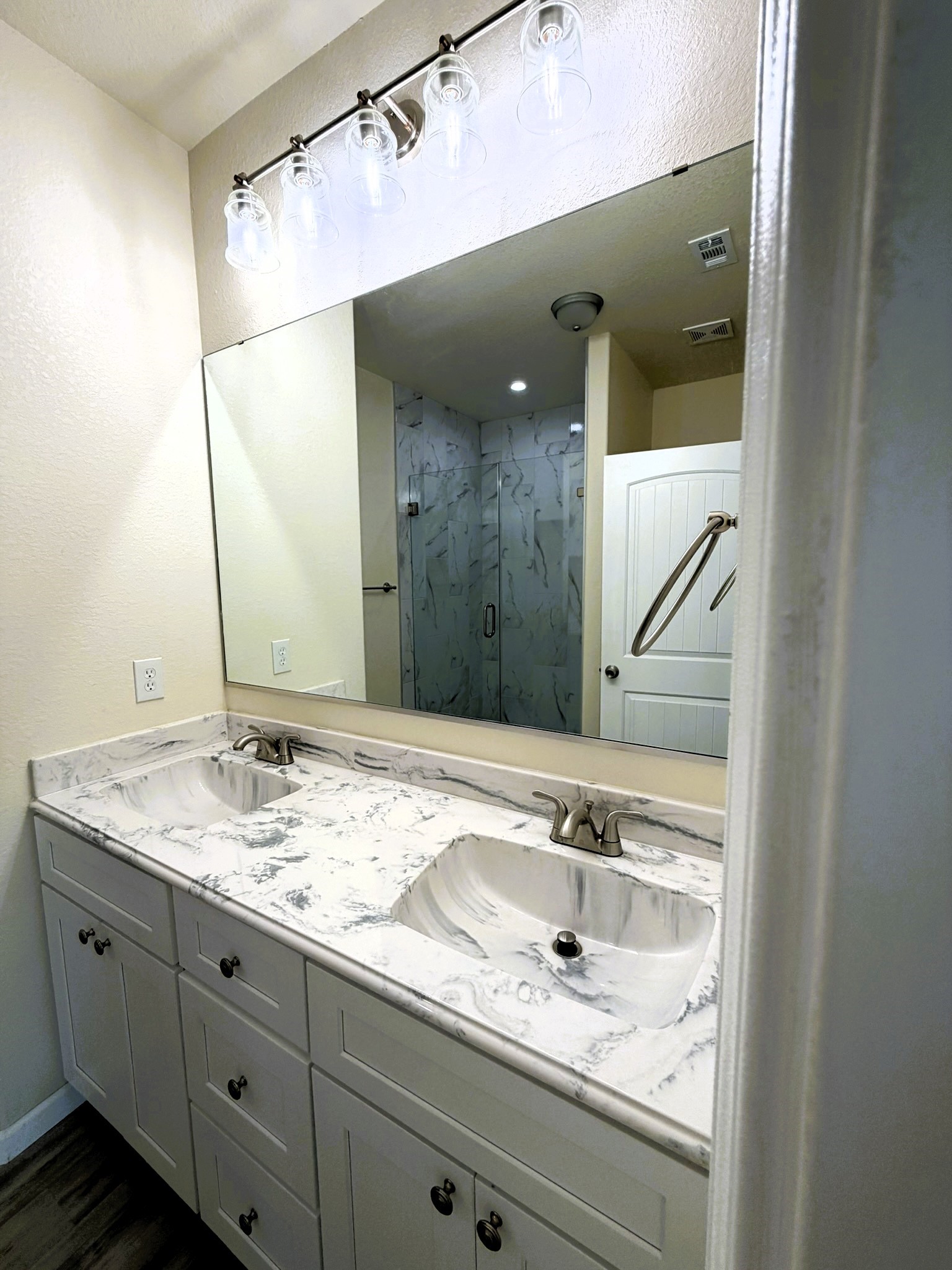 18 Edgewater Property Photo 25