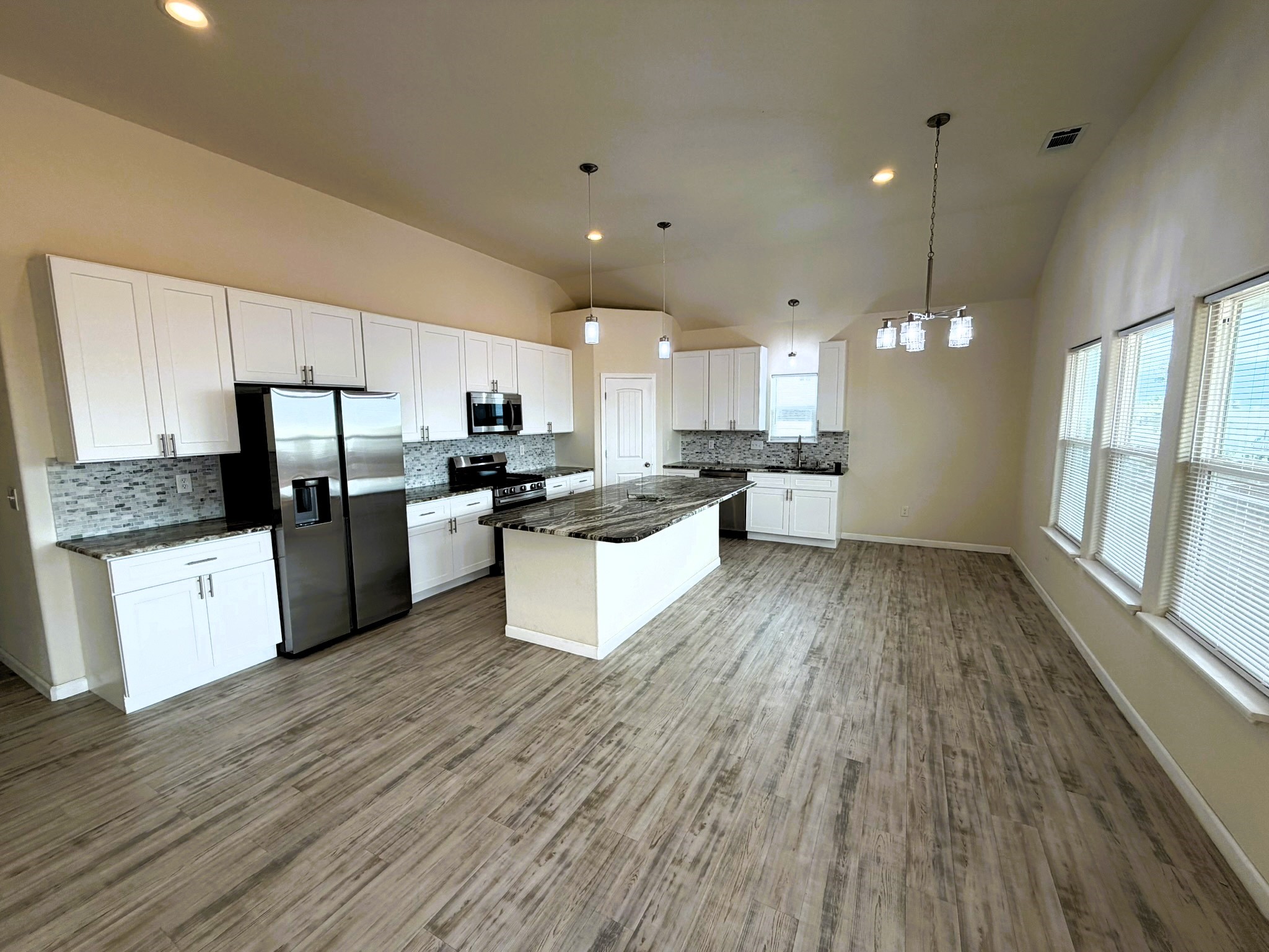 18 Edgewater Property Photo 27