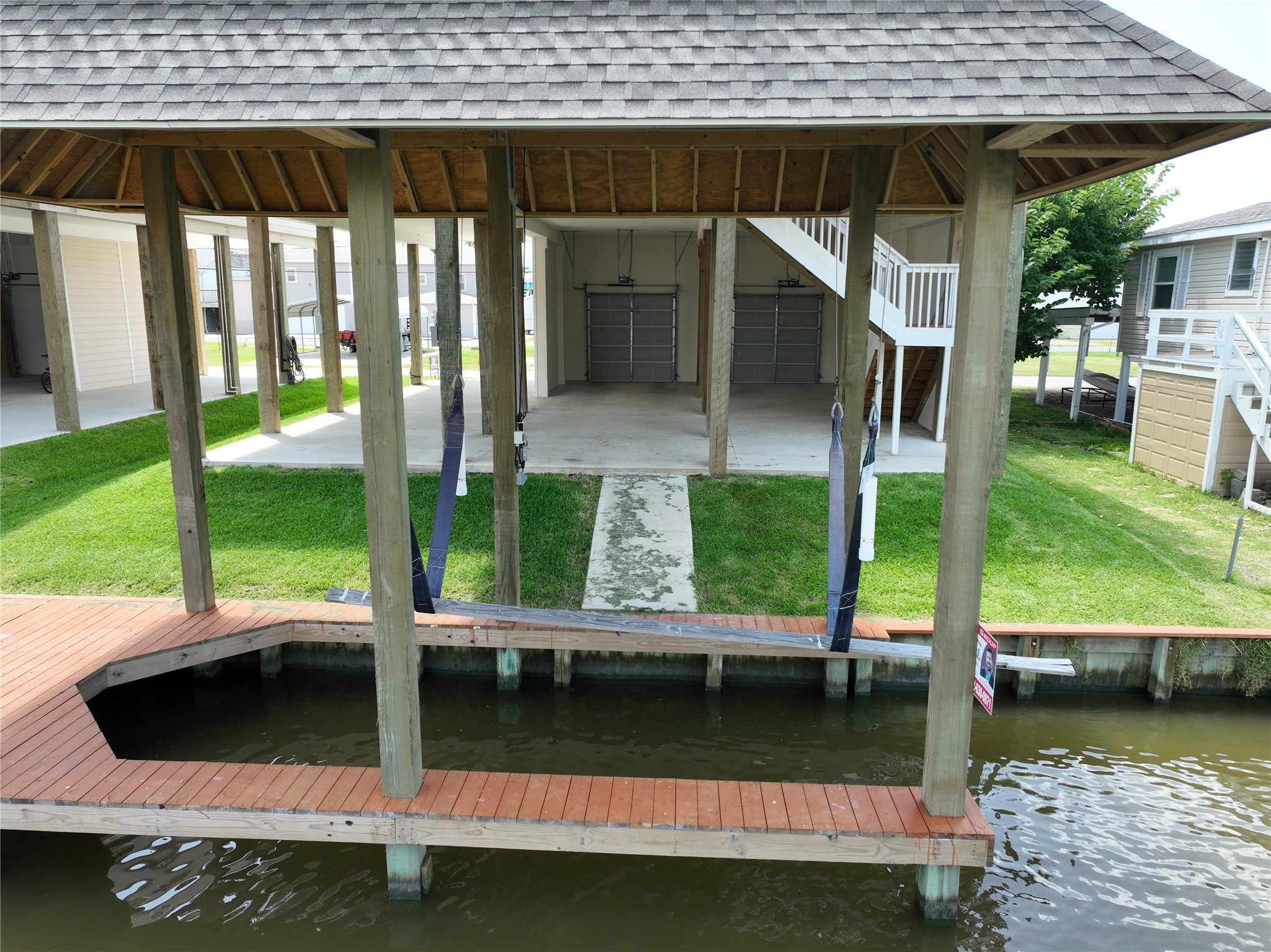 18 Edgewater Property Photo 35