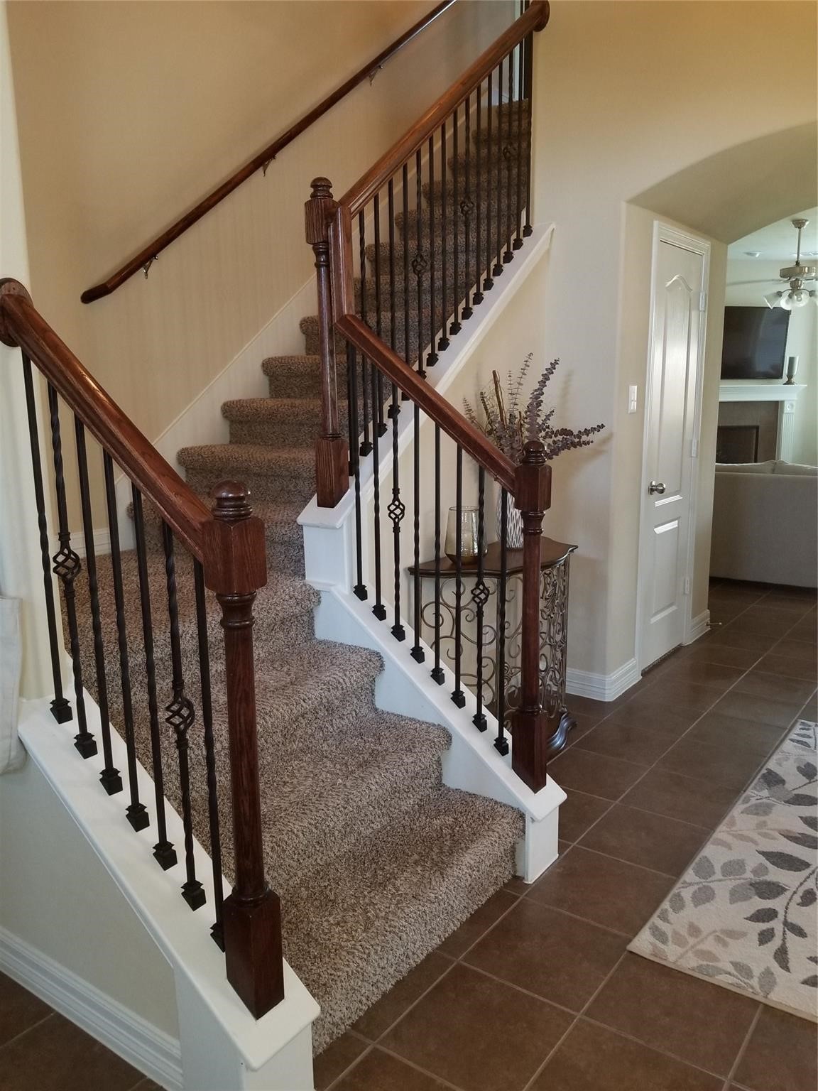 2566 Riverway Drive Property Photo 2