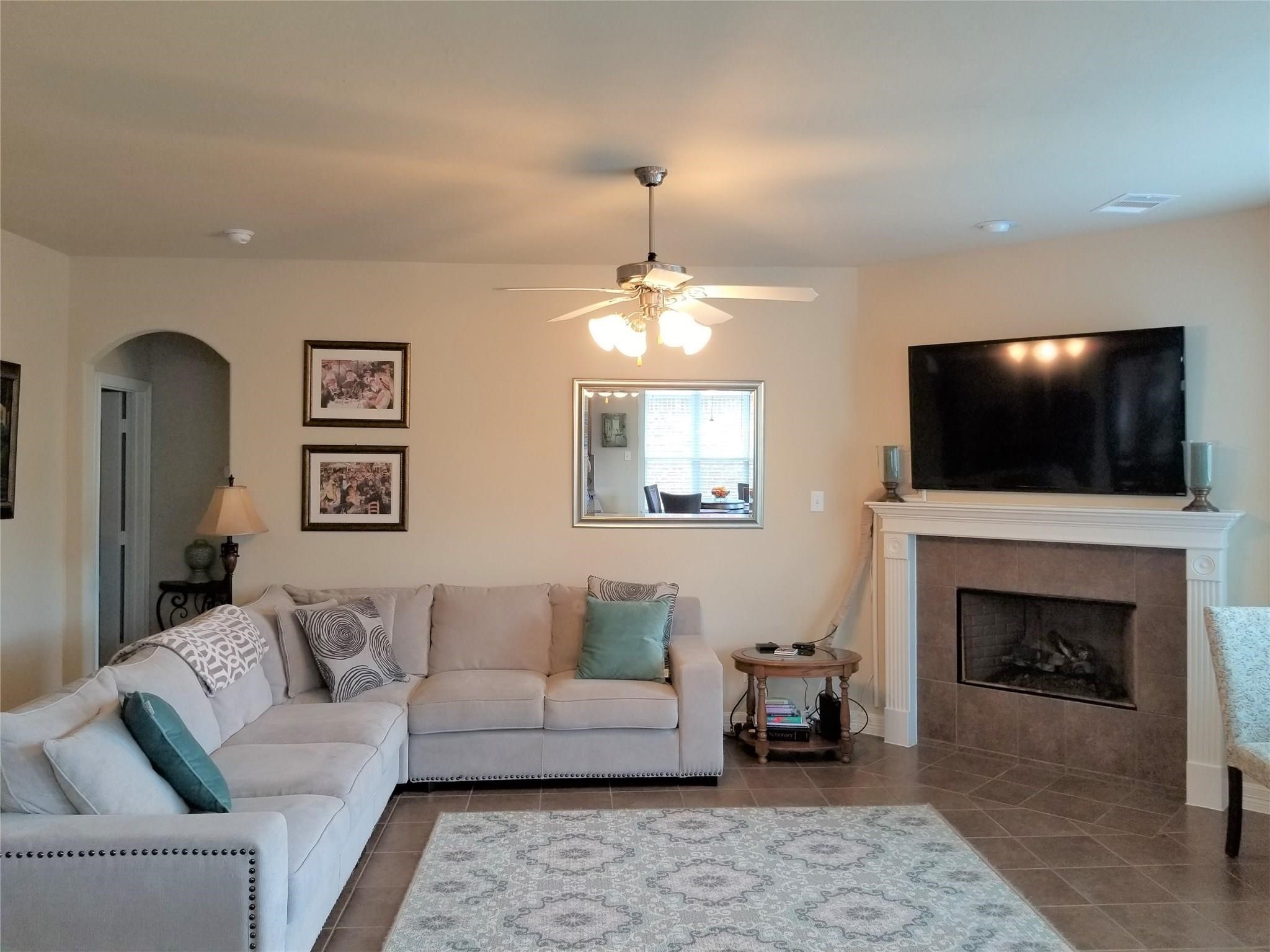 2566 Riverway Drive Property Photo 4