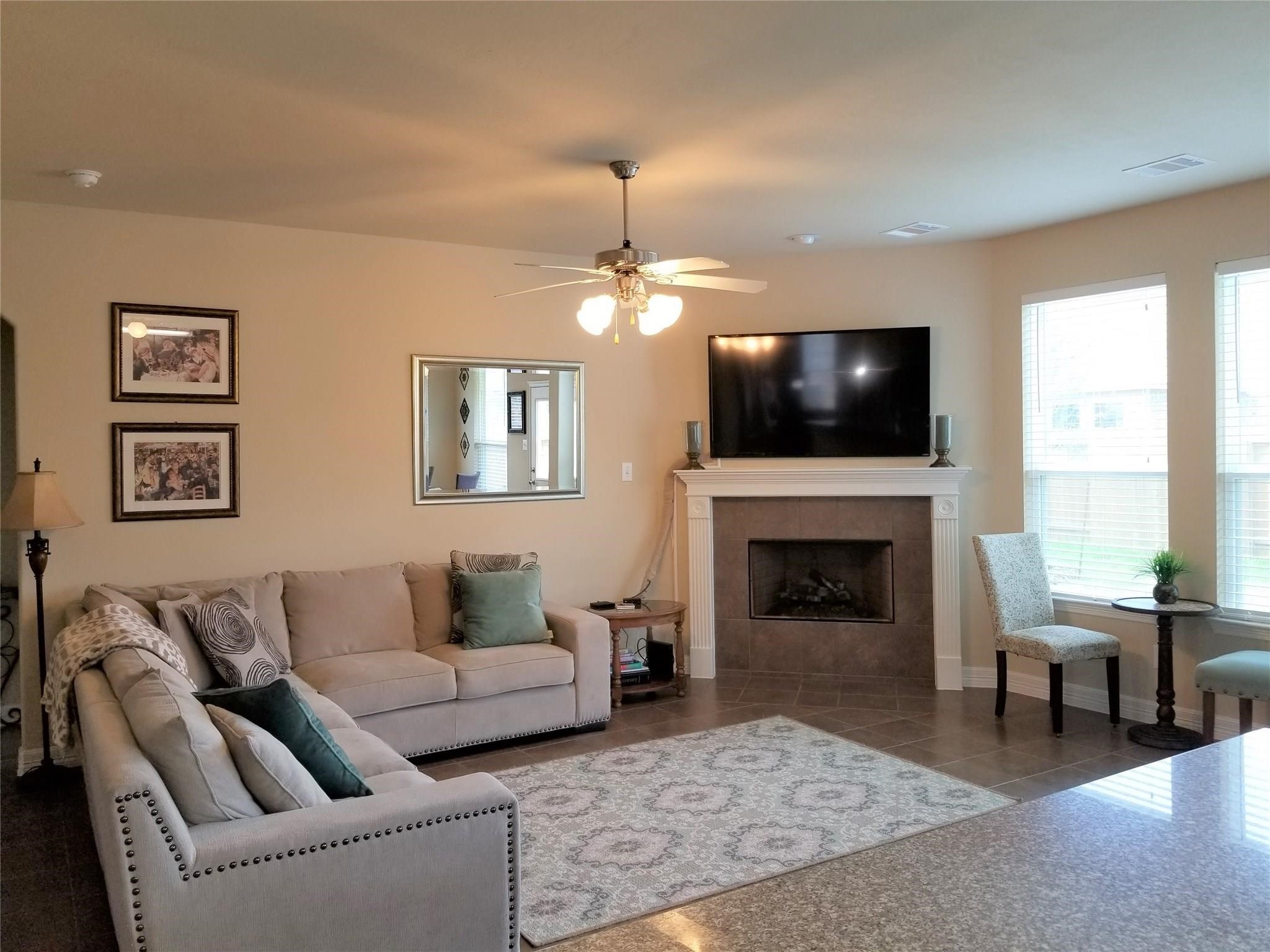 2566 Riverway Drive Property Photo 5