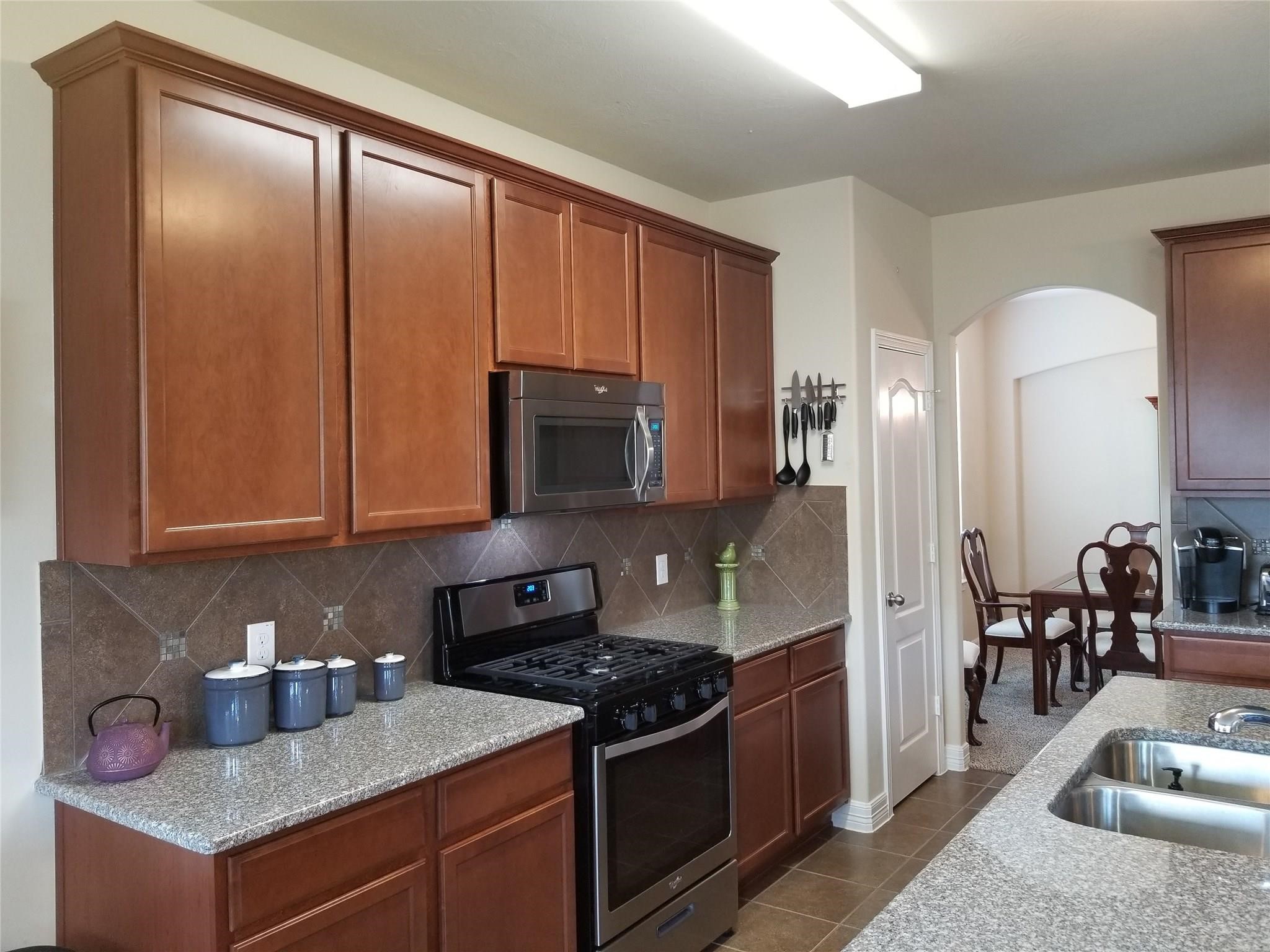 2566 Riverway Drive Property Photo 6