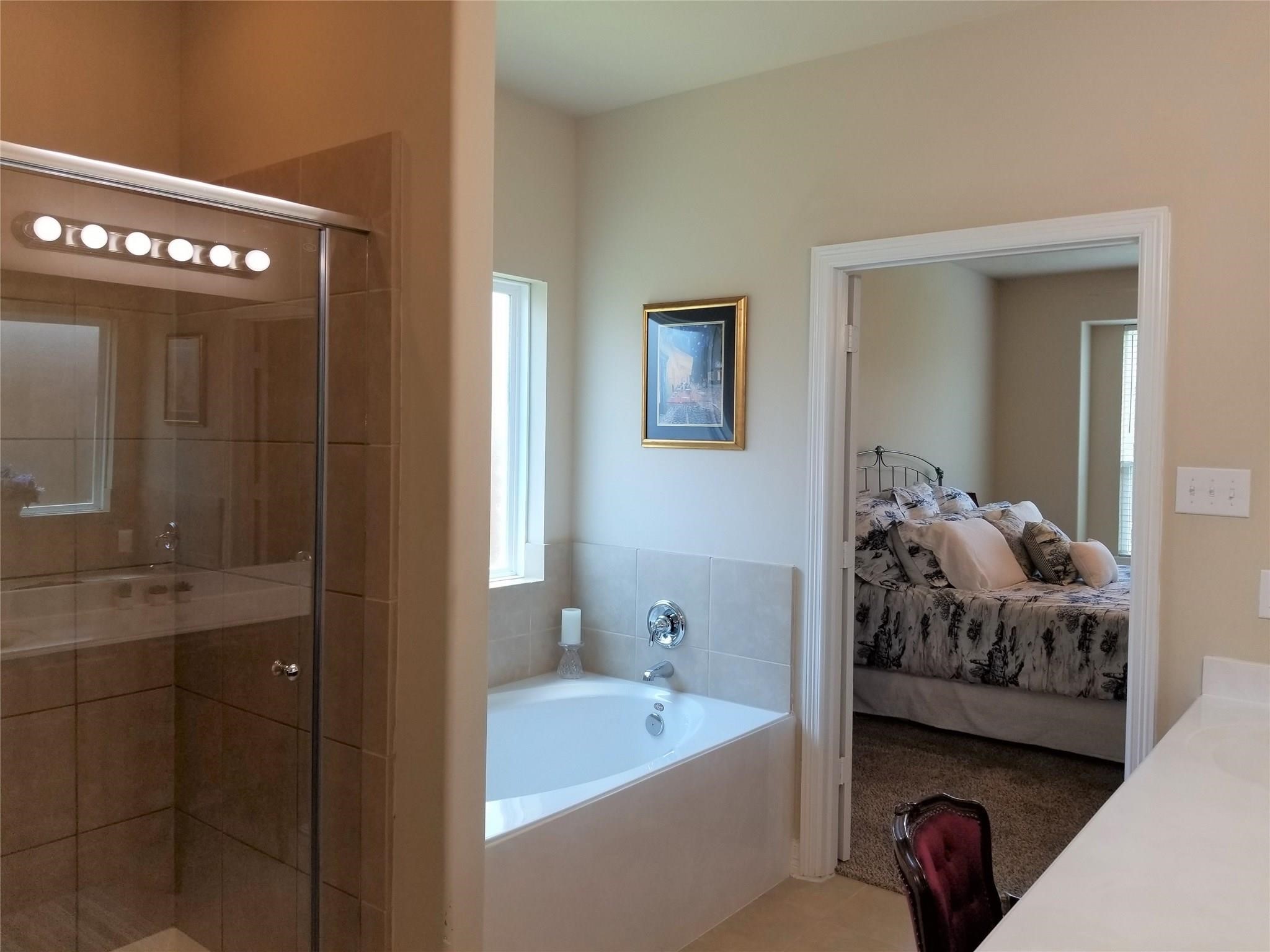 2566 Riverway Drive Property Photo 11