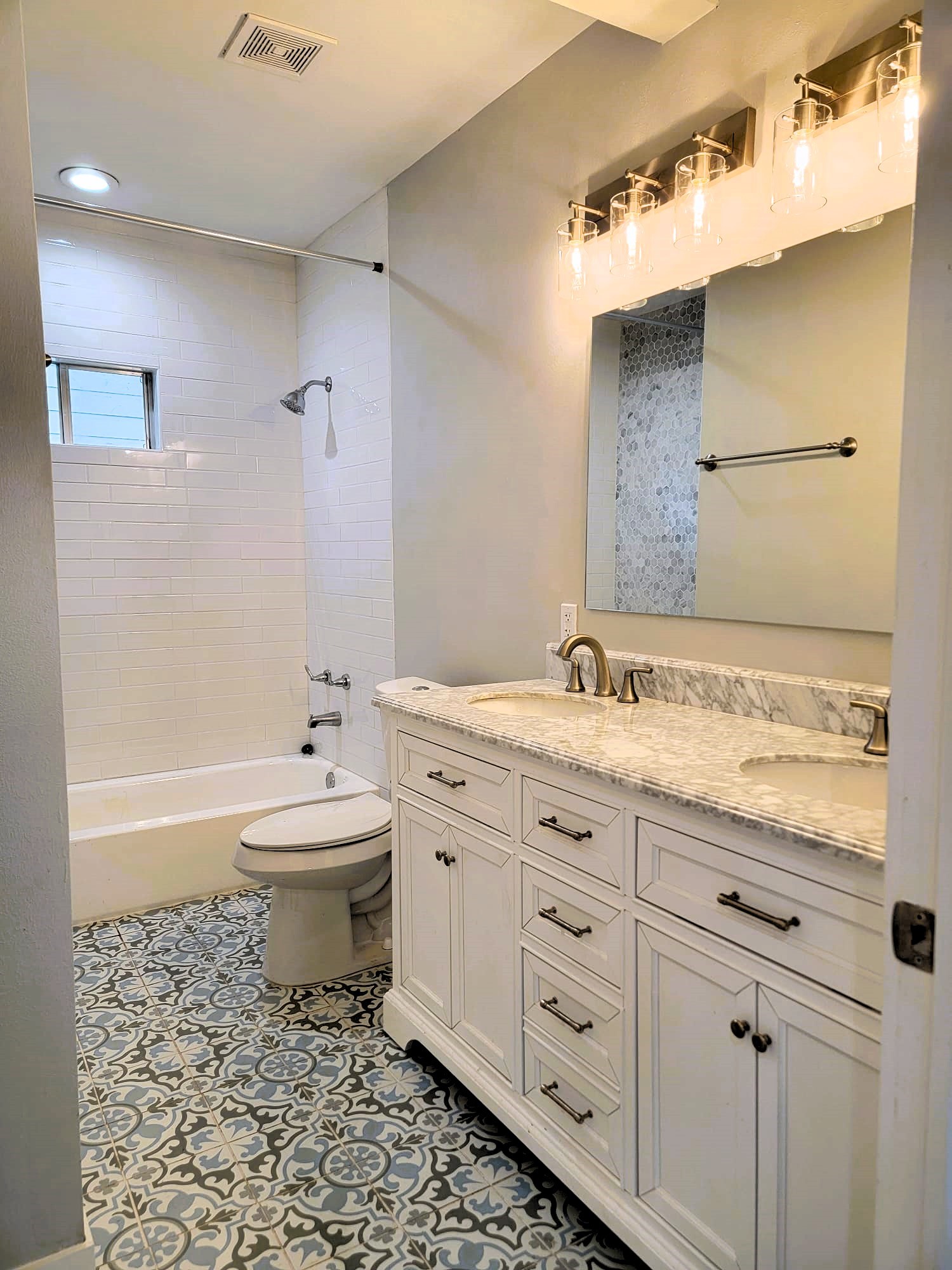 1533 Harvard Street Property Photo 10